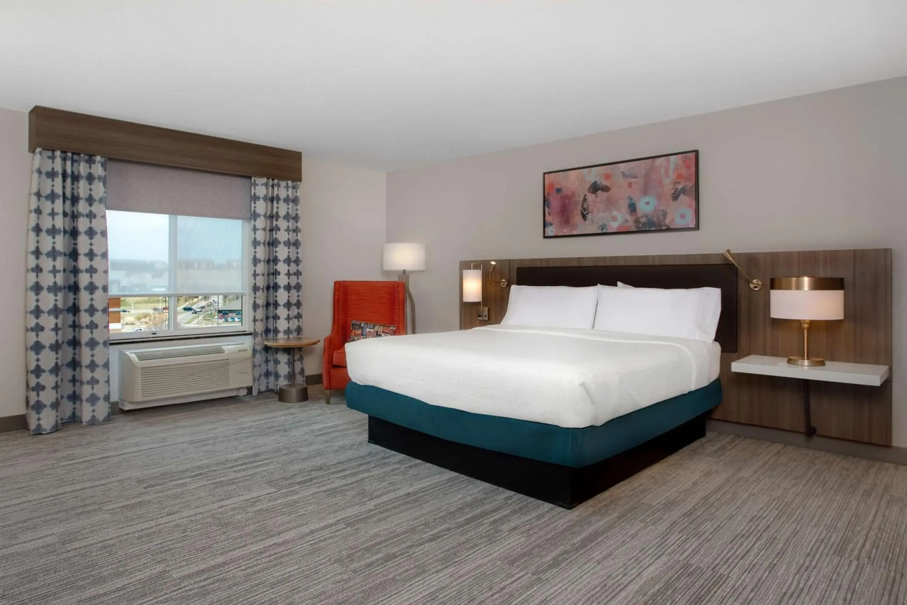 Bed in Hilton Garden Inn Omaha West Bed in Hilton Garden Inn Omaha West