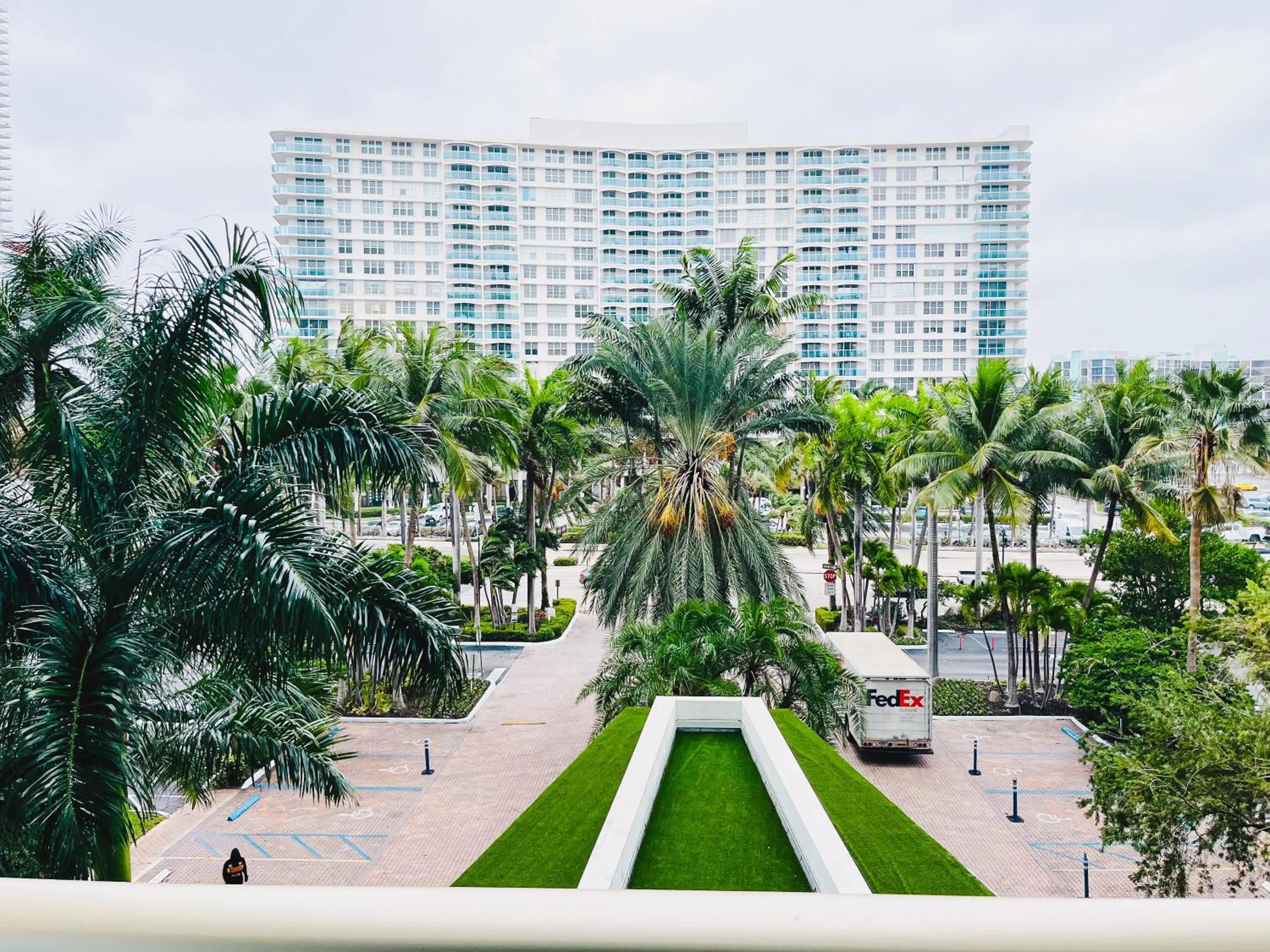 Miami Hallandale Condo, Partial Ocean View Direct Beach and Pool Access Miami Hollywood Beach