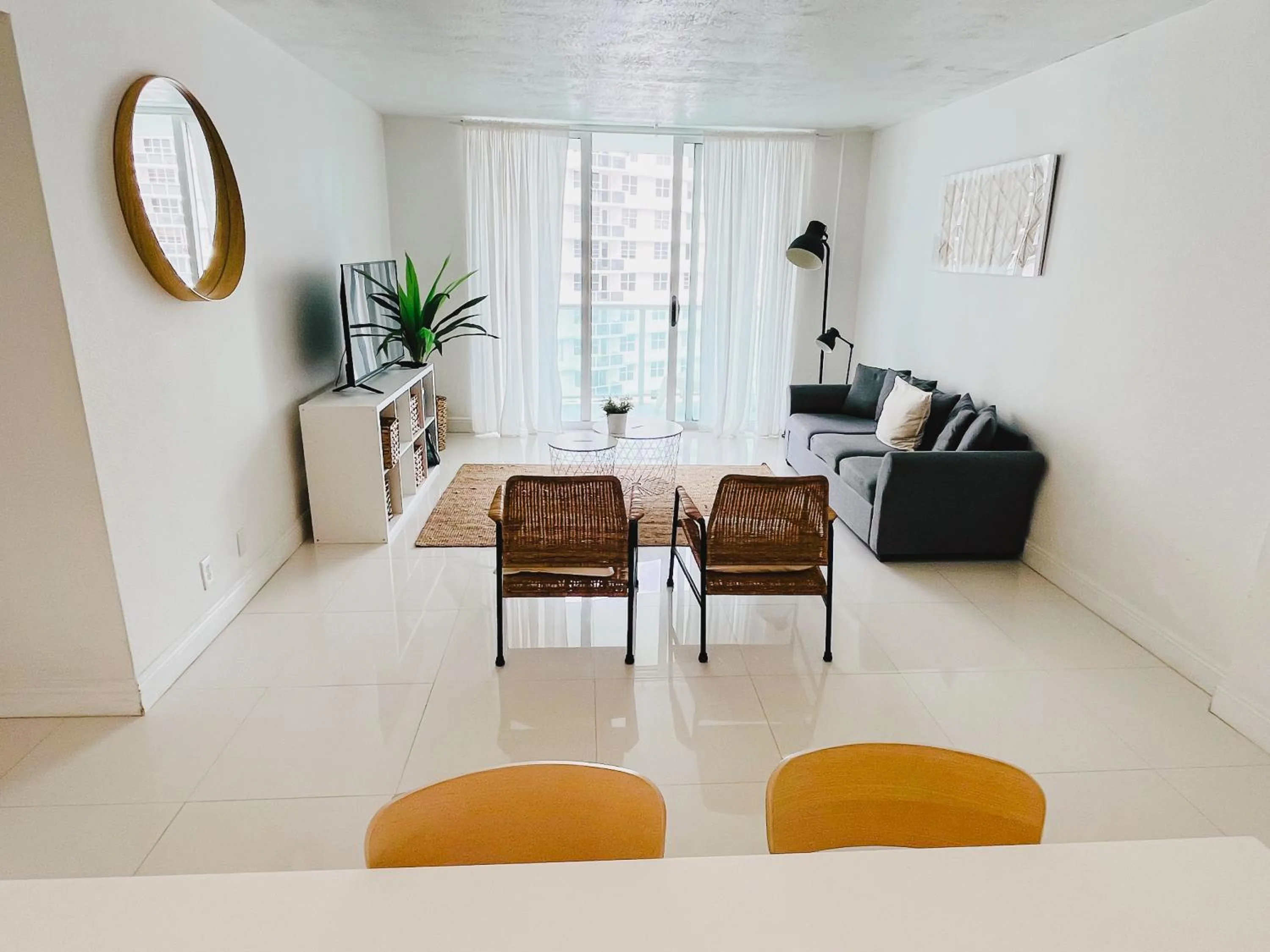 Miami Hallandale Condo, Partial Ocean View Direct Beach and Pool Access Miami Hollywood Beach