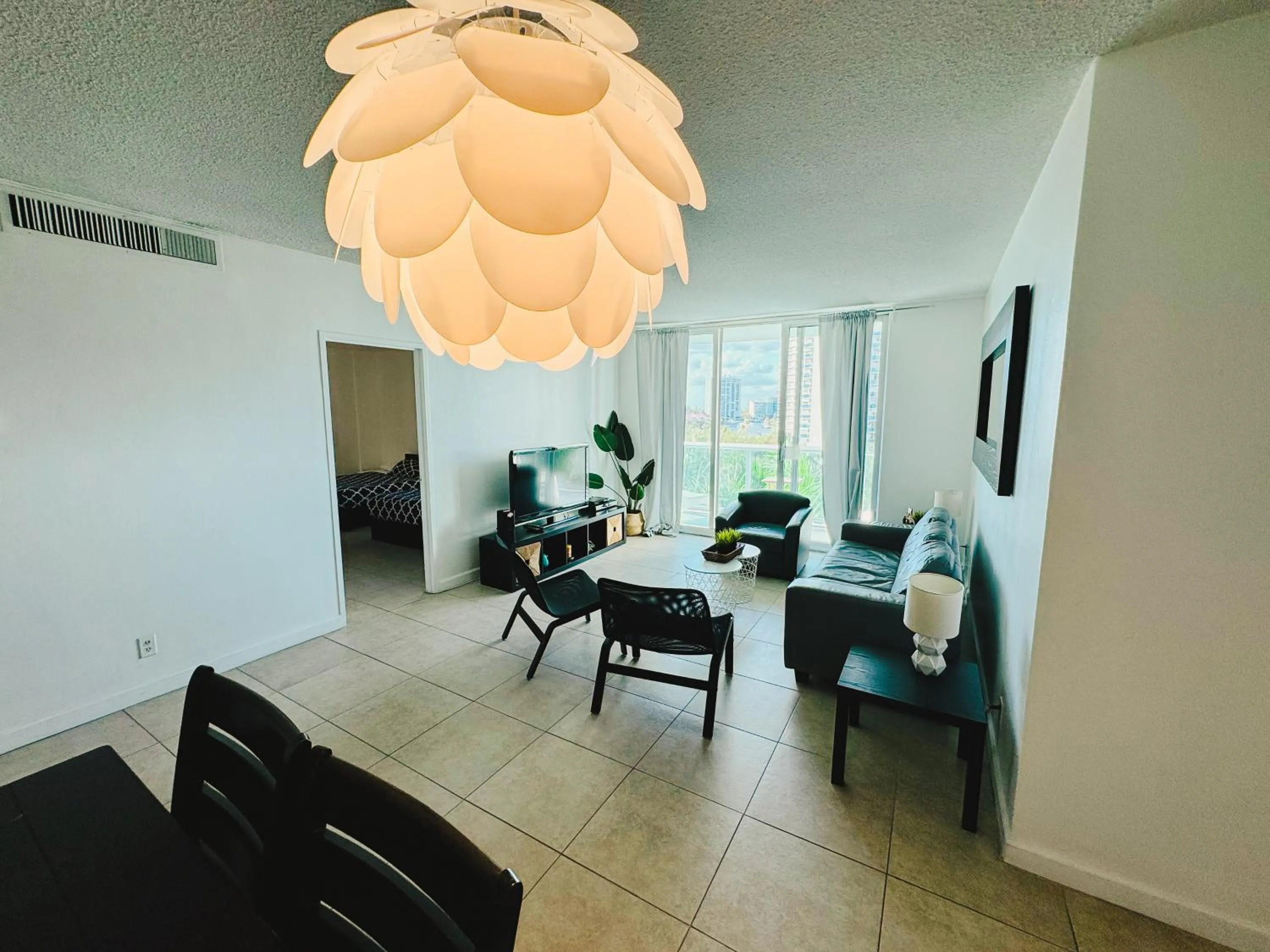 Miami Hallandale Condo, Partial Ocean View Direct Beach and Pool Access Miami Hollywood Beach