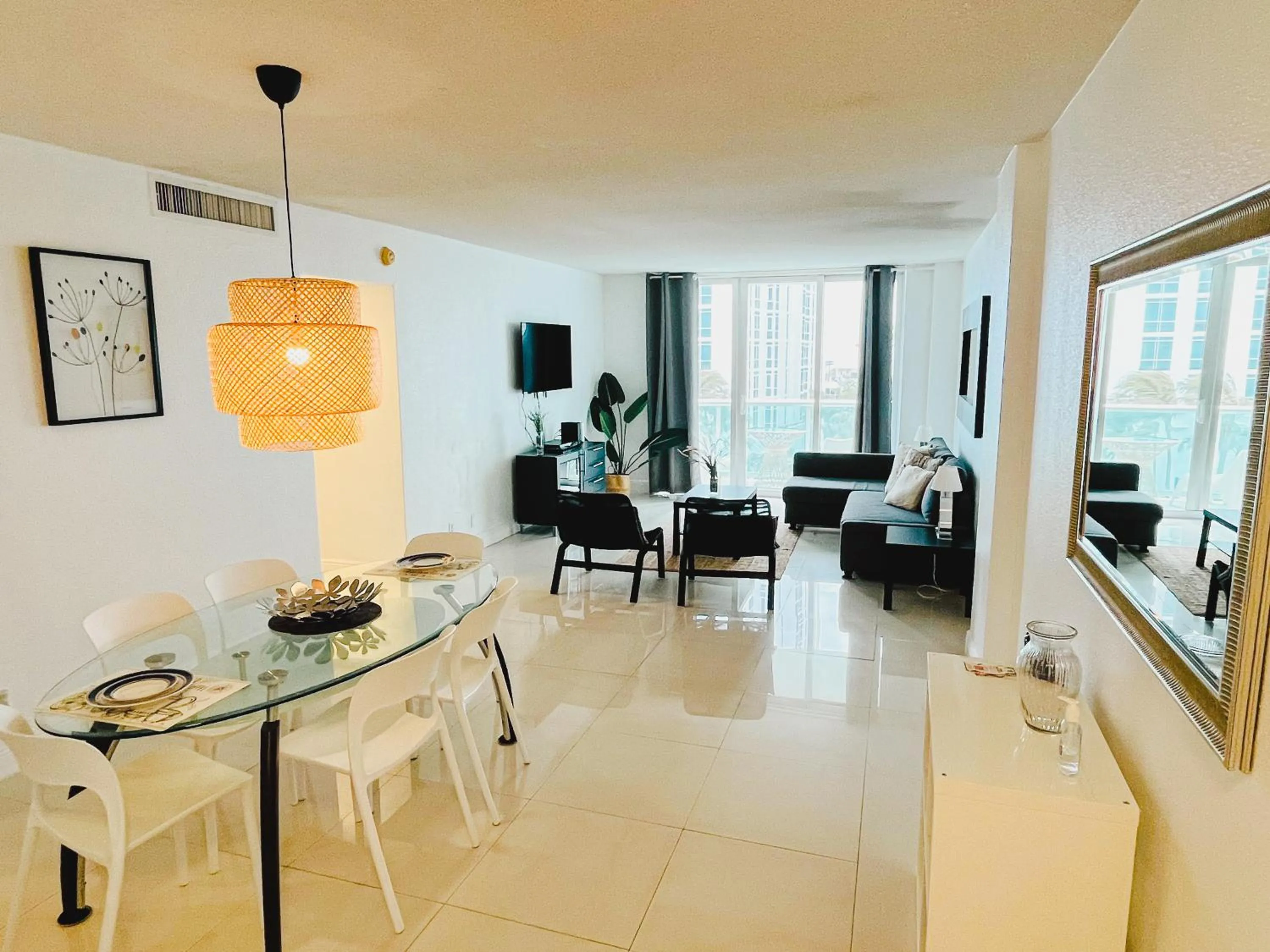 Miami Hallandale Condo, Partial Ocean View Direct Beach and Pool Access Miami Hollywood Beach