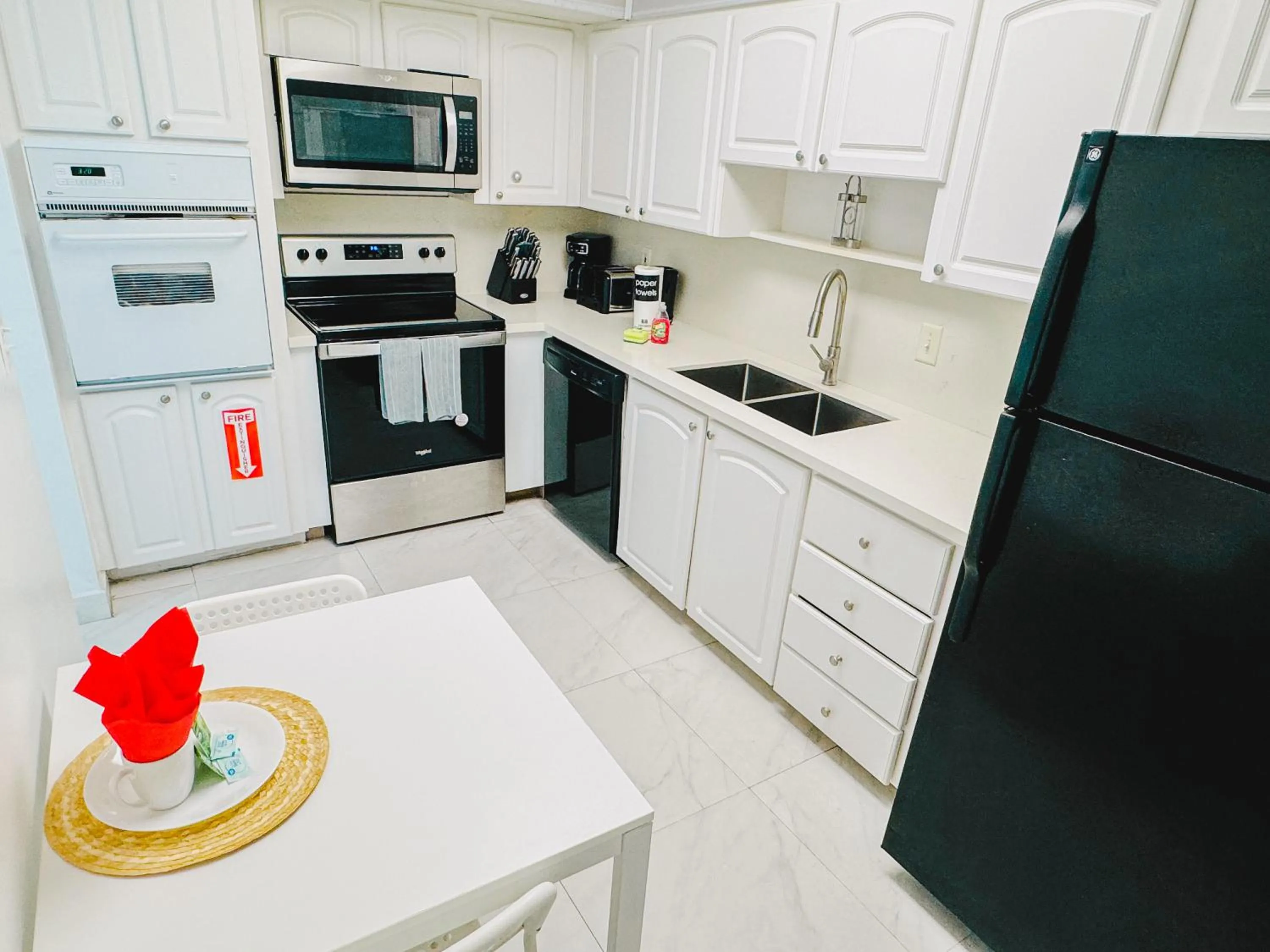 Miami Hallandale Condo, Partial Ocean View Direct Beach and Pool Access Miami Hollywood Beach