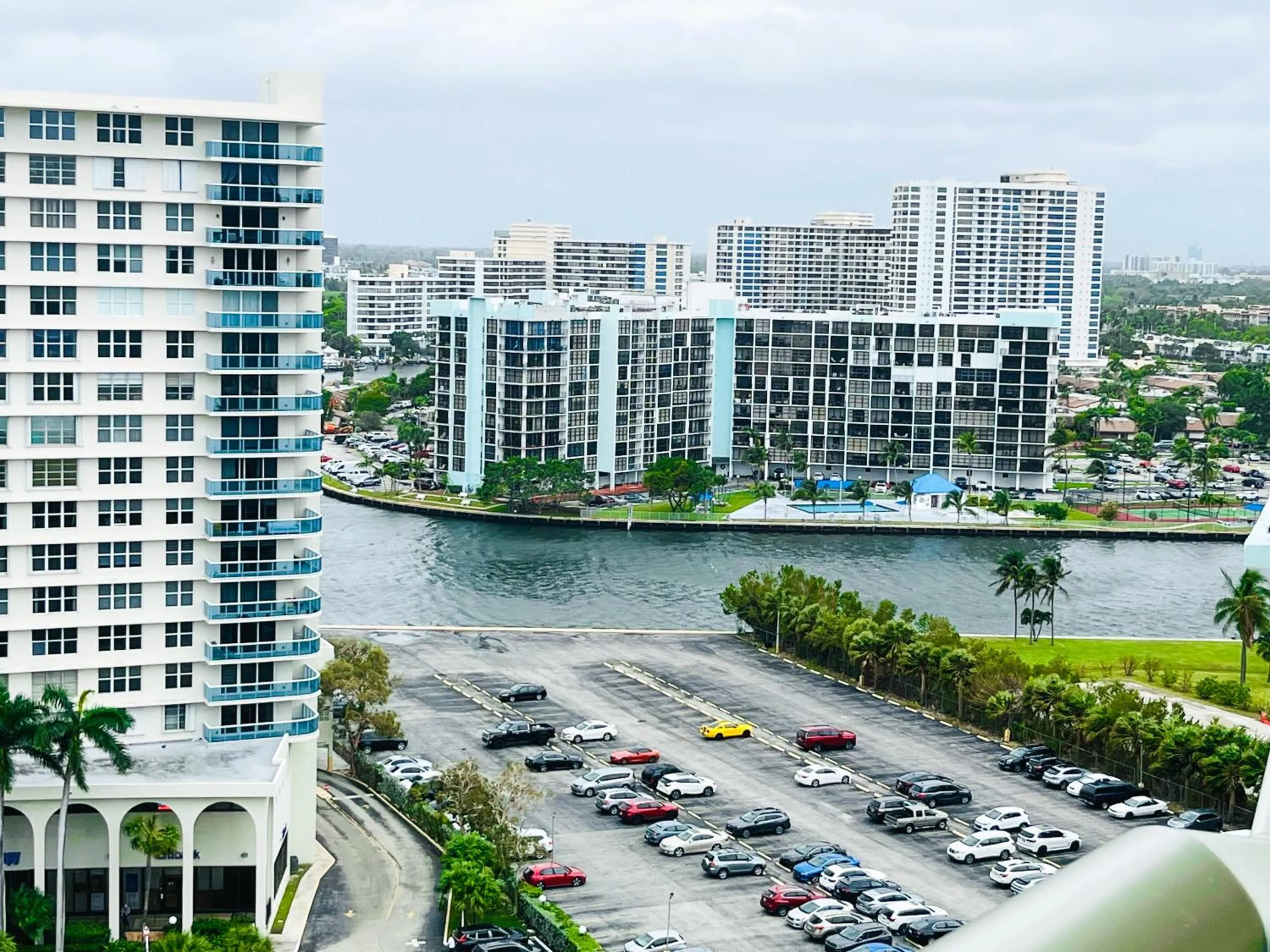 Miami Hallandale Condo, Partial Ocean View Direct Beach and Pool Access Miami Hollywood Beach