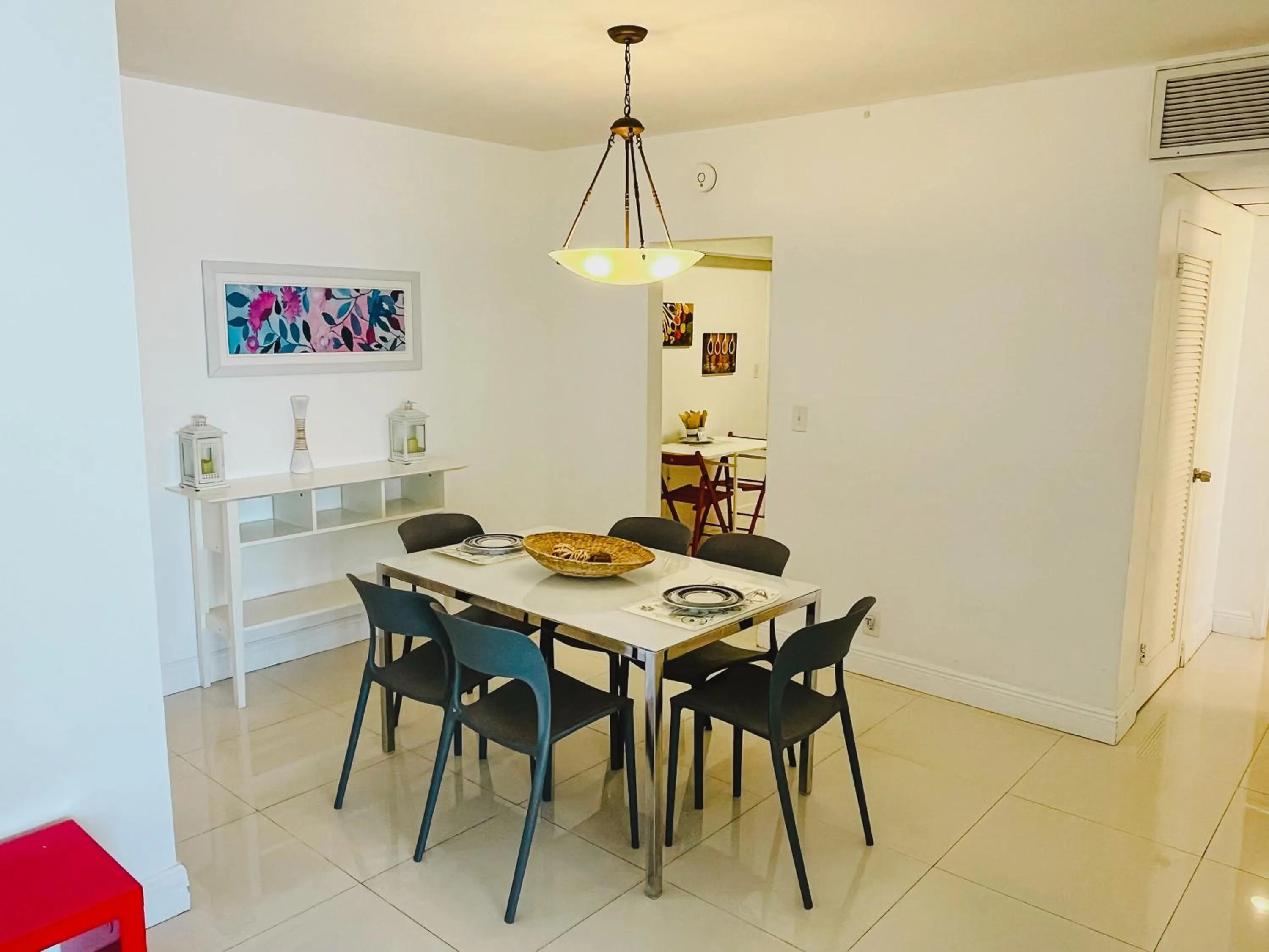 Miami Hallandale Condo, Partial Ocean View Direct Beach and Pool Access Miami Hollywood Beach