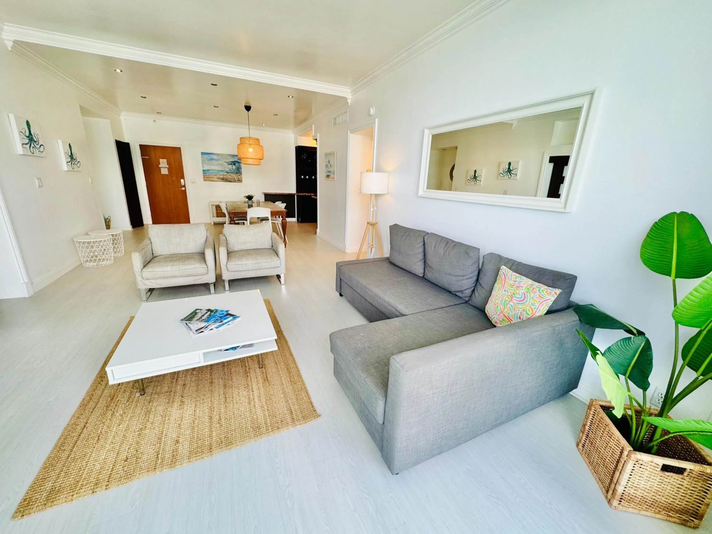Miami Hallandale Condo, Partial Ocean View Direct Beach and Pool Access Miami Hollywood Beach