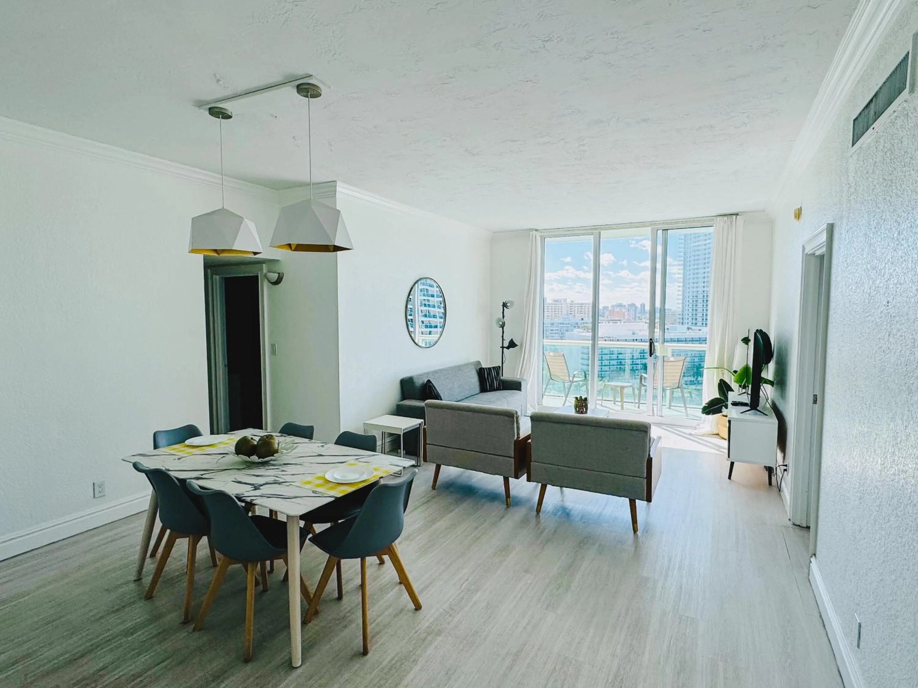 Miami Hallandale Condo, Partial Ocean View Direct Beach and Pool Access Miami Hollywood Beach