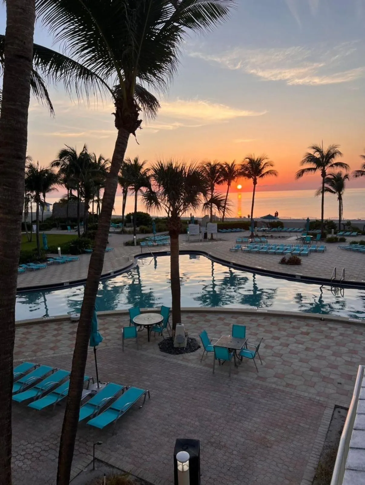 Miami Hallandale Condo, Partial Ocean View Direct Beach and Pool Access Miami Hollywood Beach