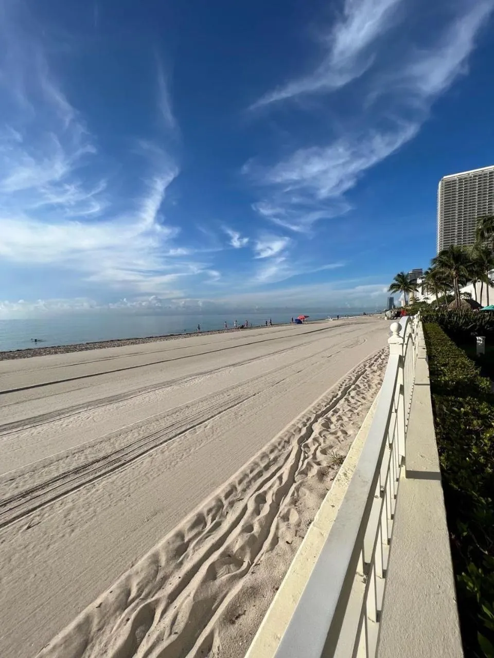 Miami Hallandale Condo, Partial Ocean View Direct Beach and Pool Access Miami Hollywood Beach