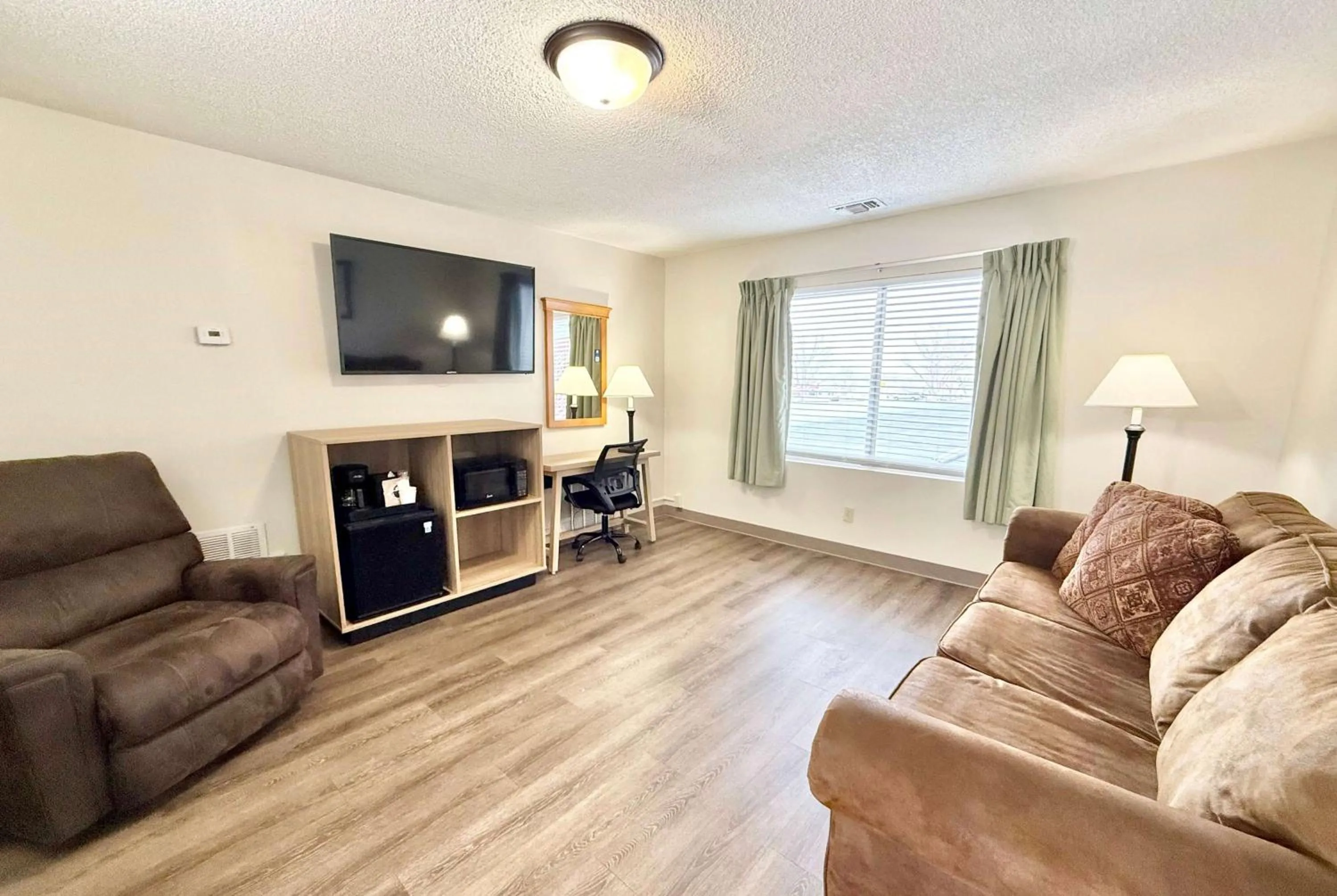 Photo of the whole room in Super 8 by Wyndham Salina/Scenic Hills Area