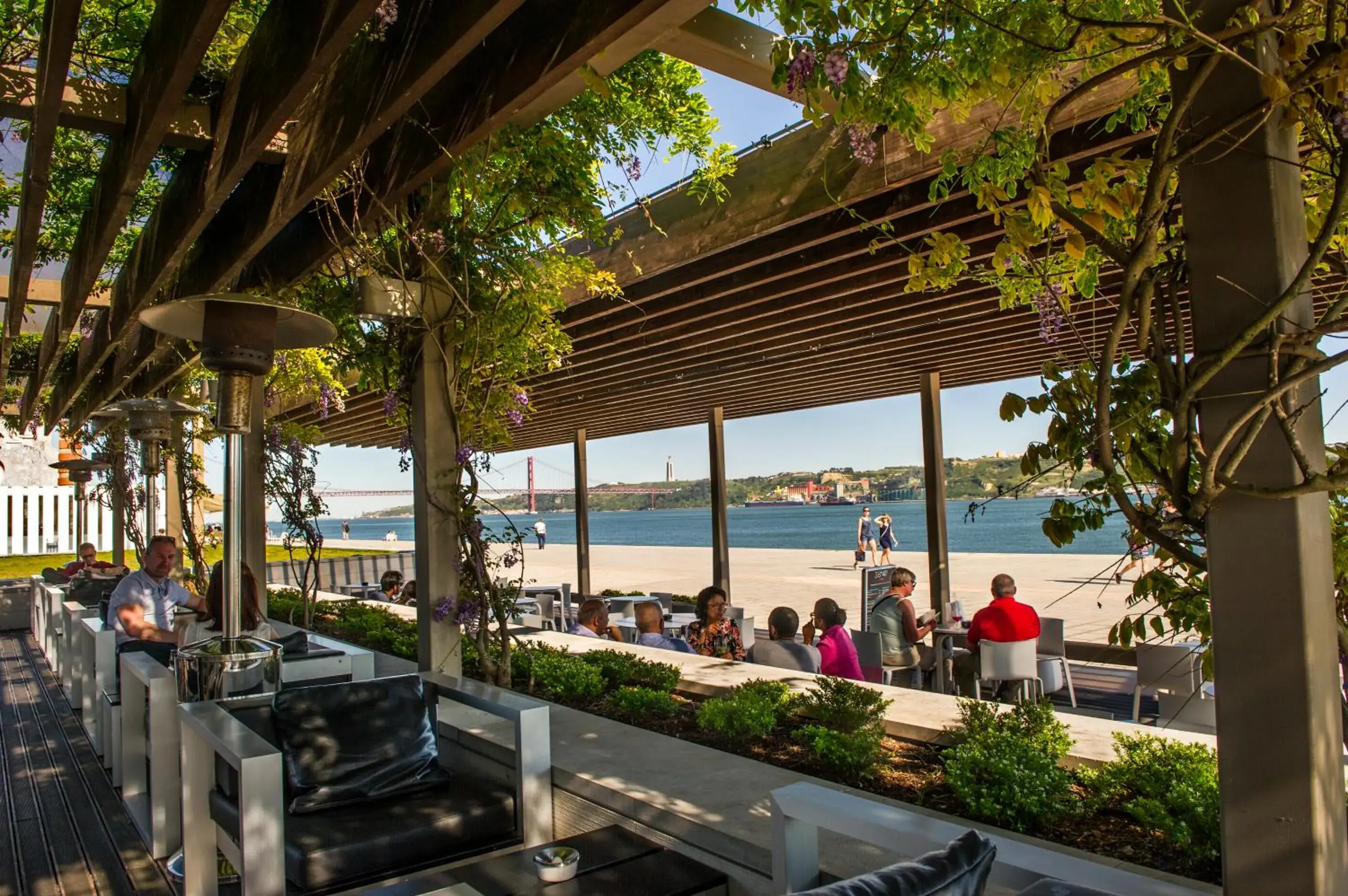 Lounge or bar in Altis Belem Hotel & Spa, a Member of Design Hotels Lounge or bar in Altis Belem Hotel & Spa, a Member of Design Hotels