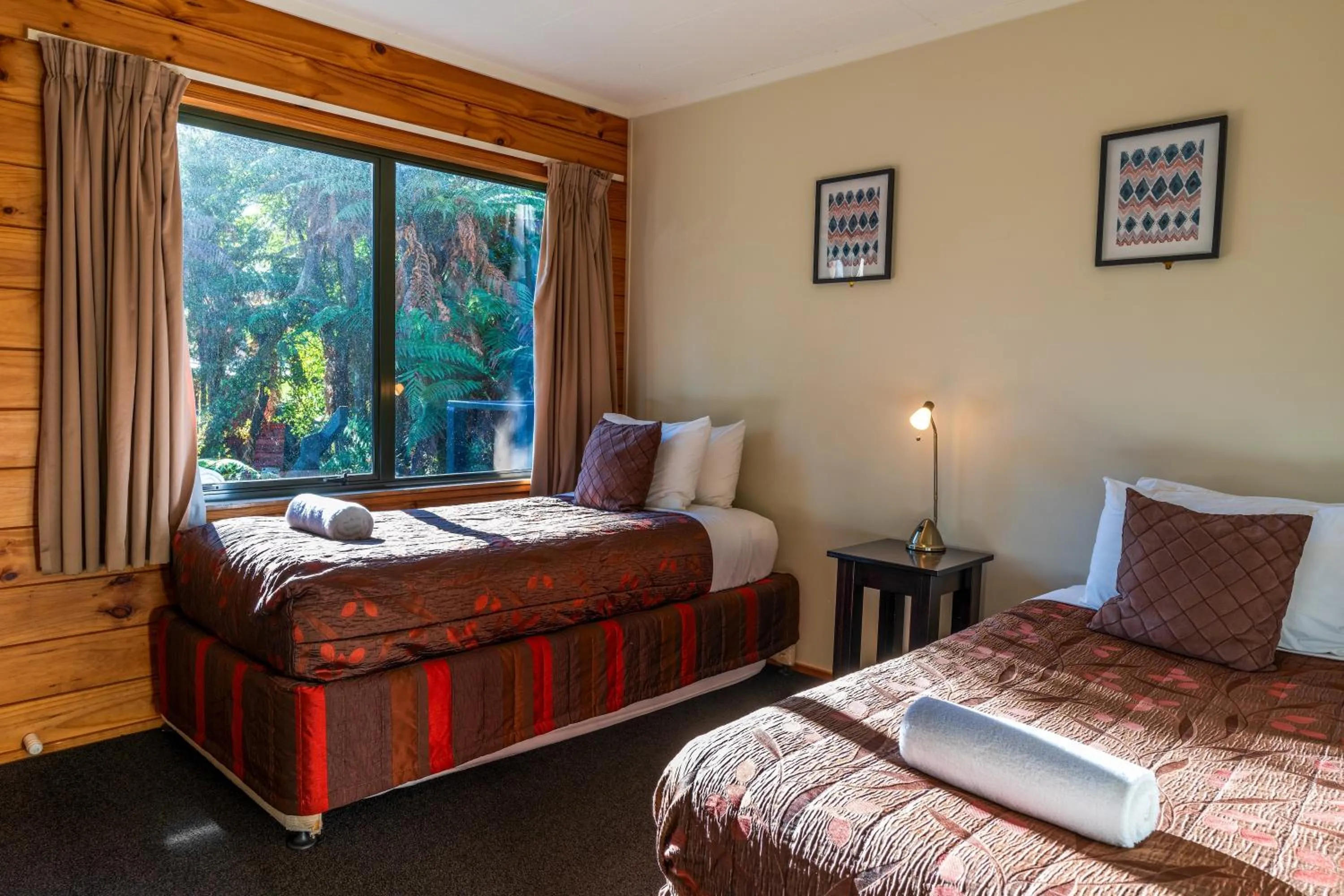Bedroom, Bed in Rainforest Retreat