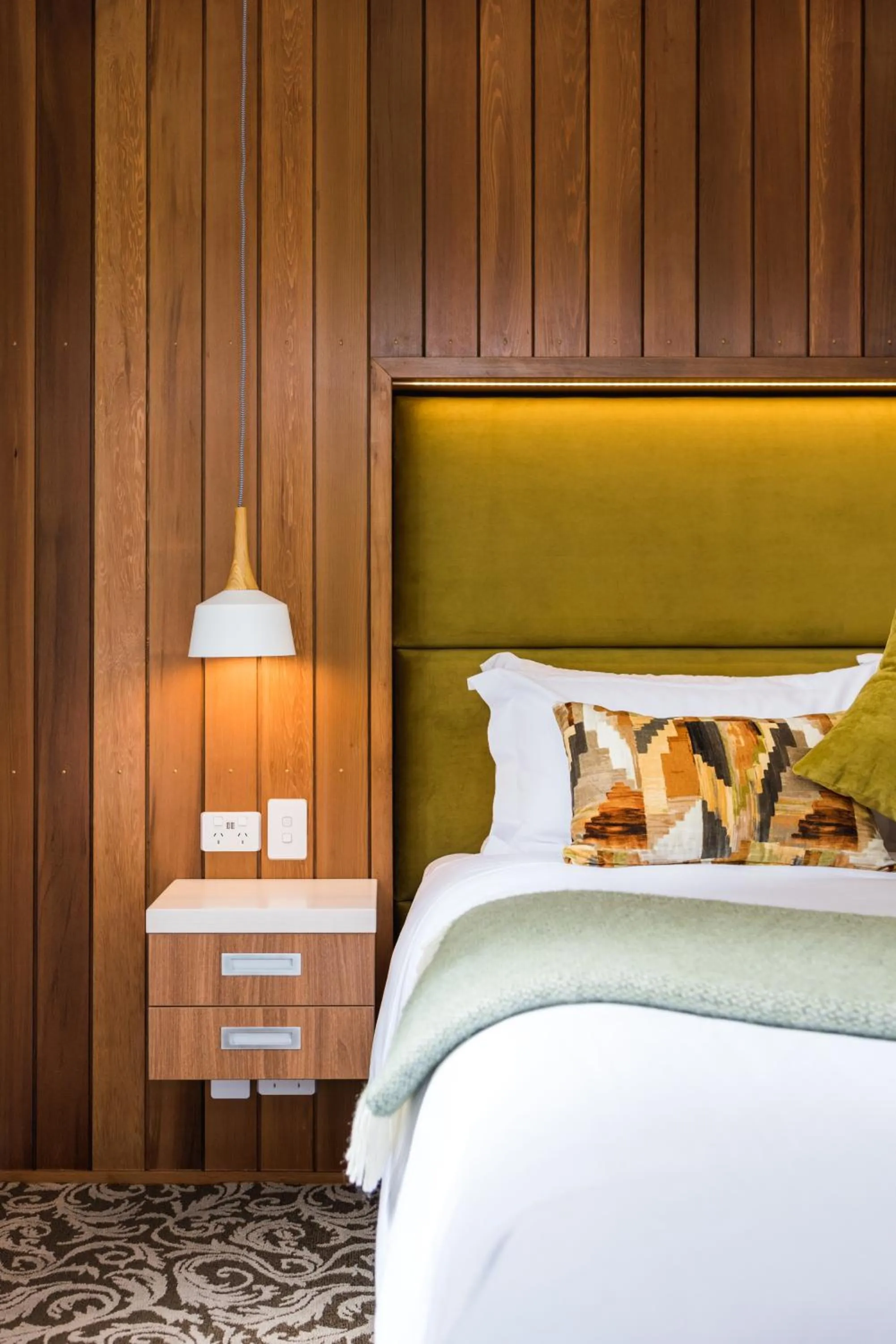 Bed in Rainforest Retreat