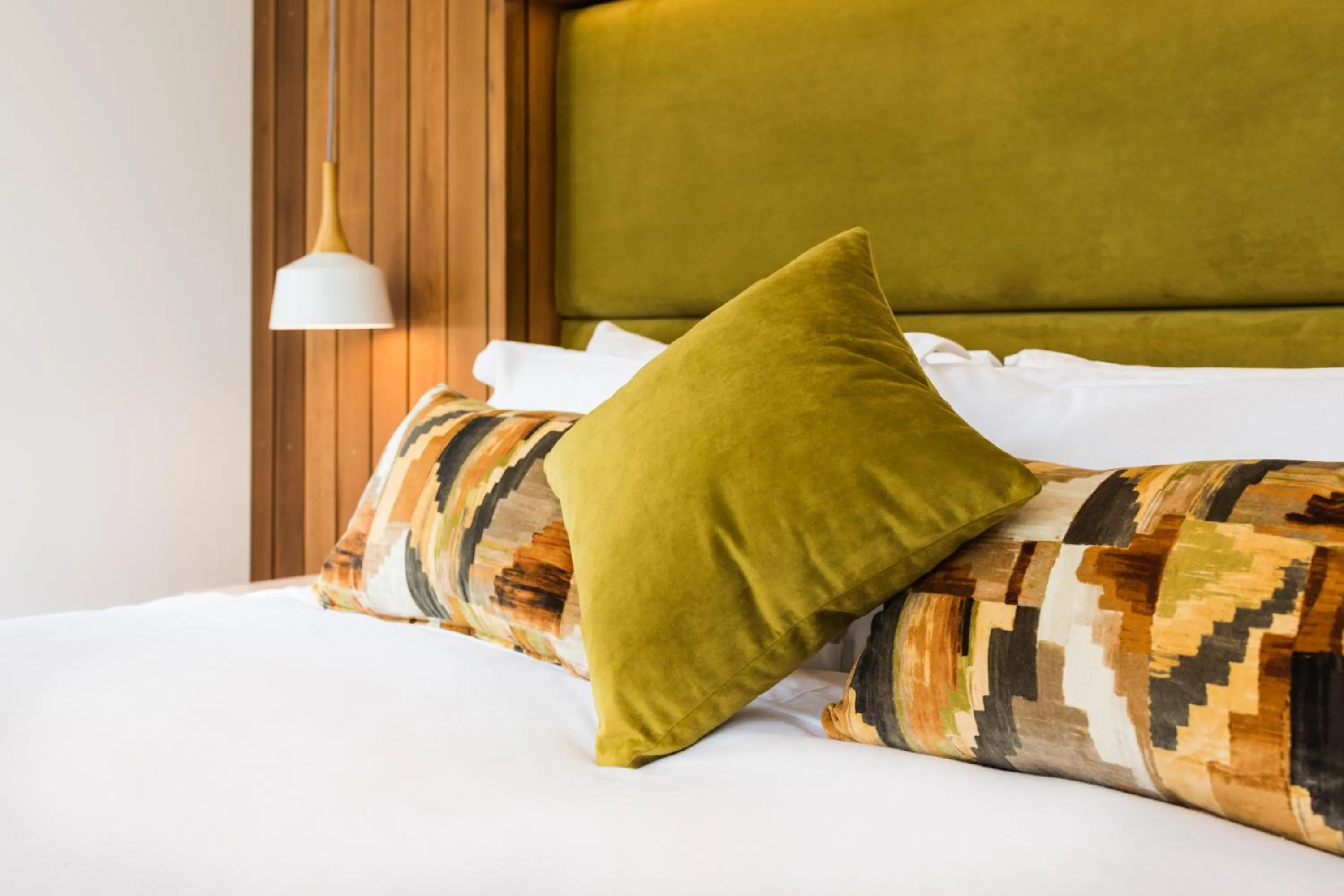 Bed in Rainforest Retreat