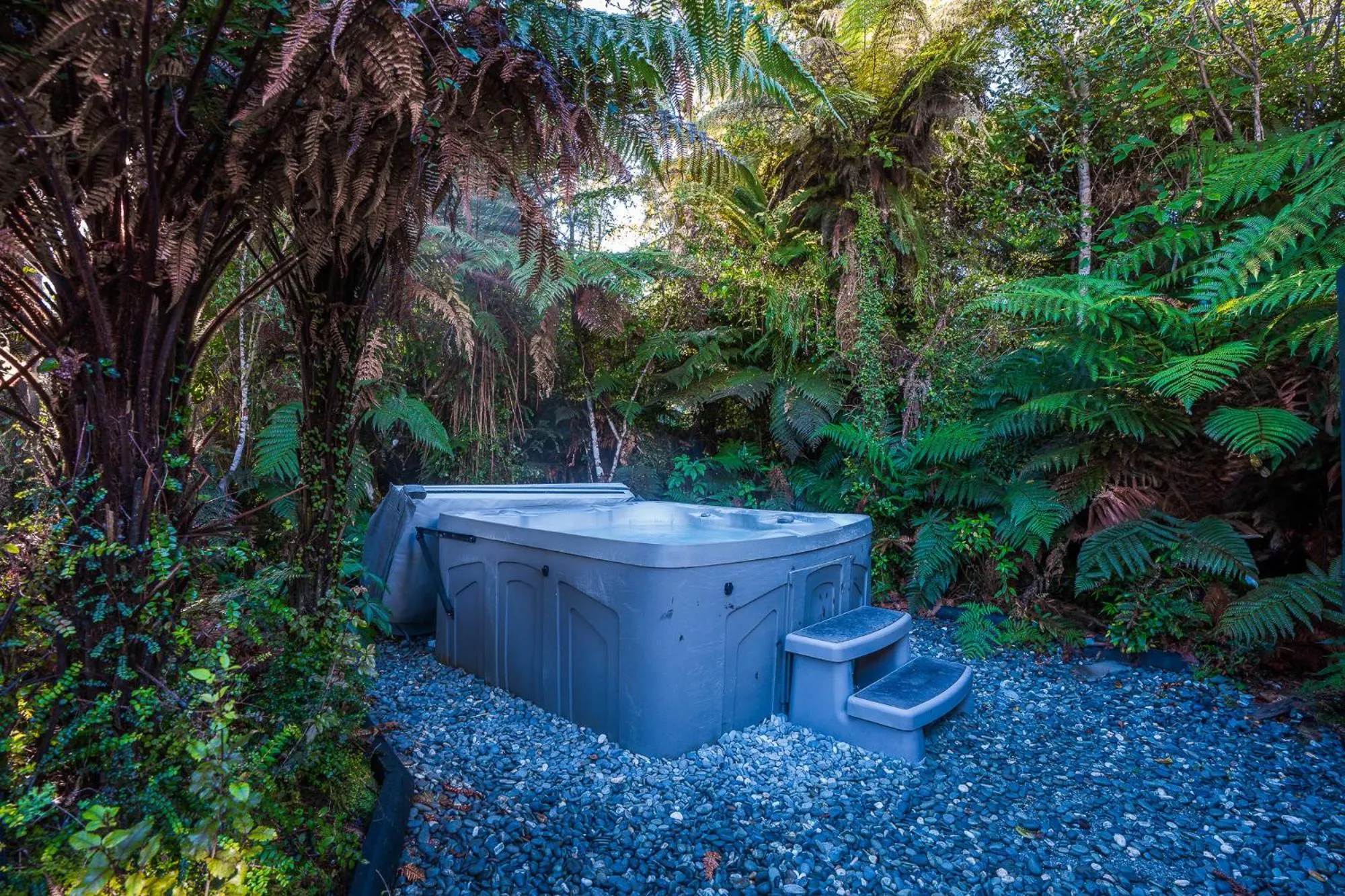 Hot Tub in Rainforest Retreat
