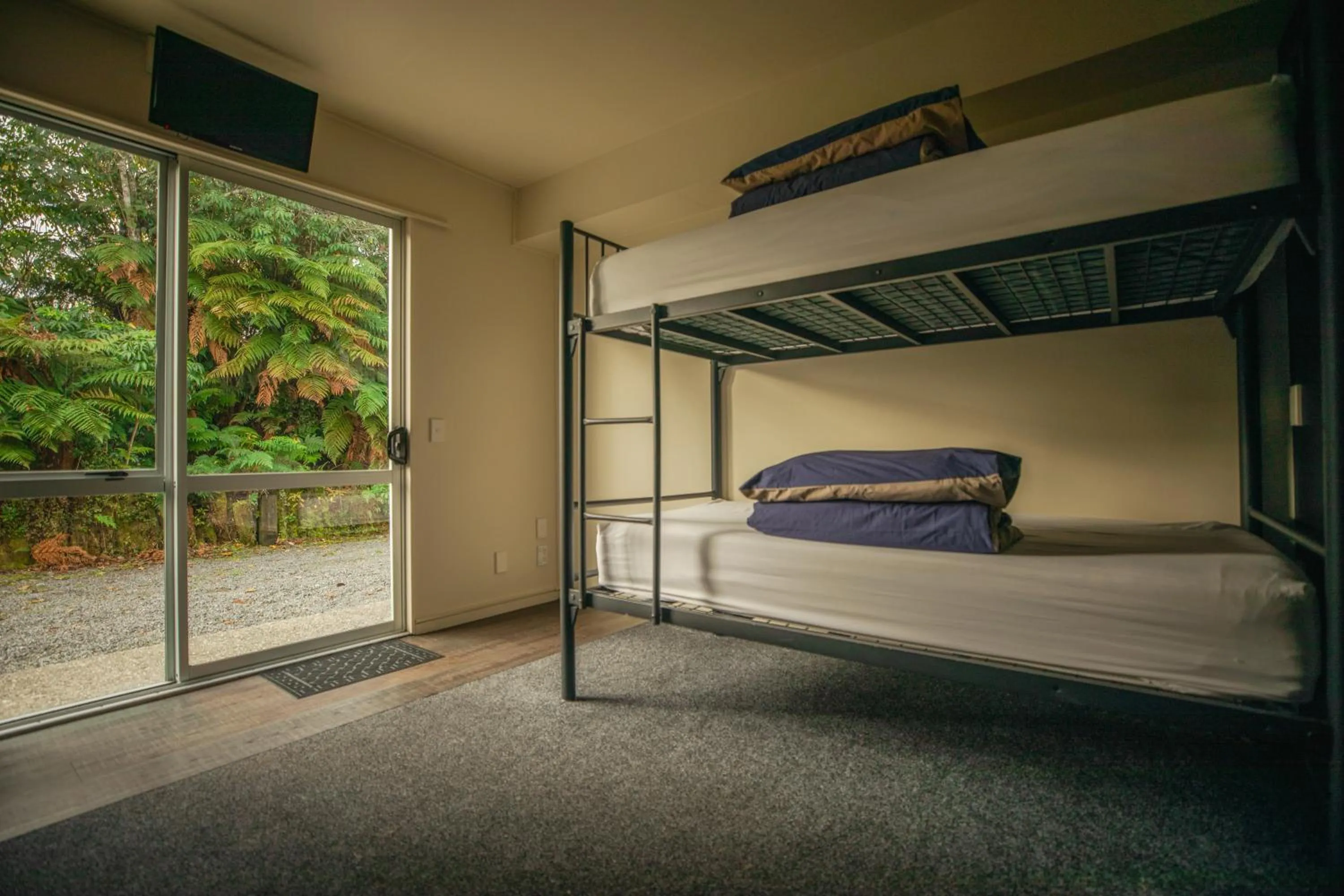 Bed in Rainforest Retreat