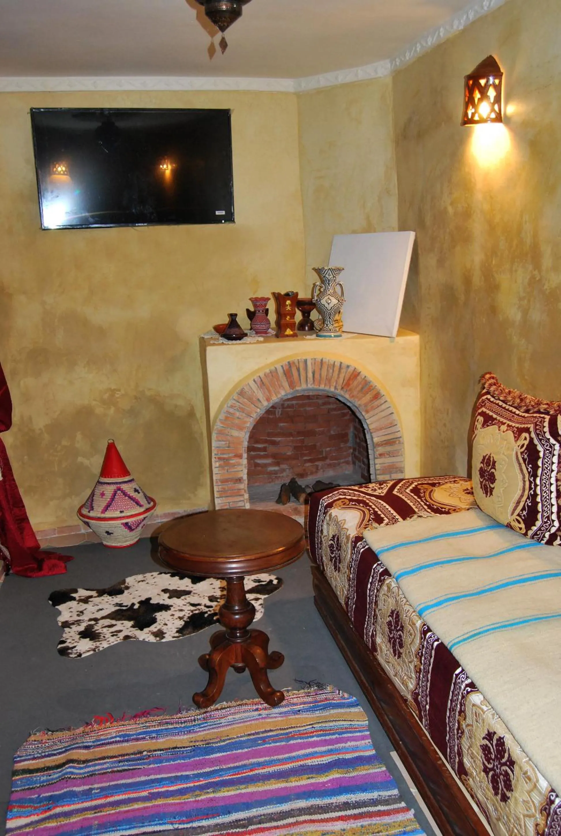 Living room, Bed in Ryad Bianco
