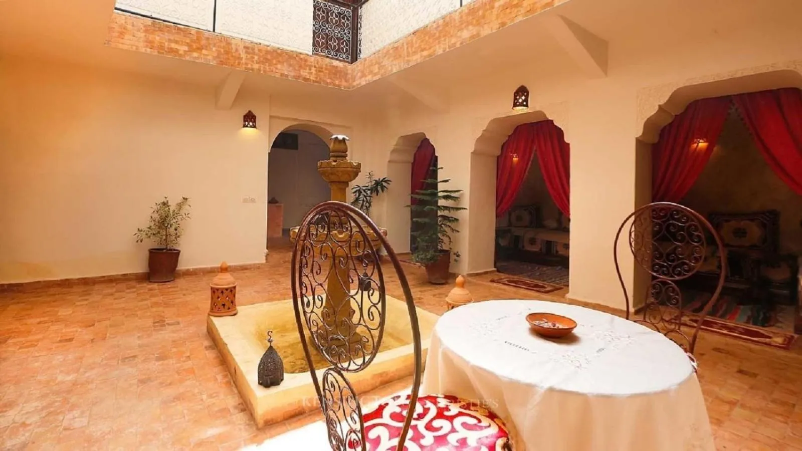 Seating area in Ryad Bianco