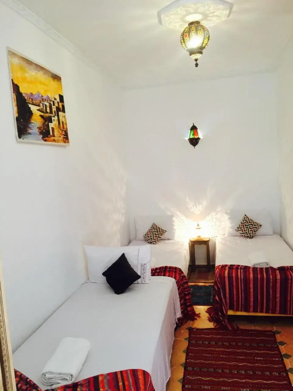 Triple Room with Shower in Ryad Bianco Triple Room with Shower in Ryad Bianco