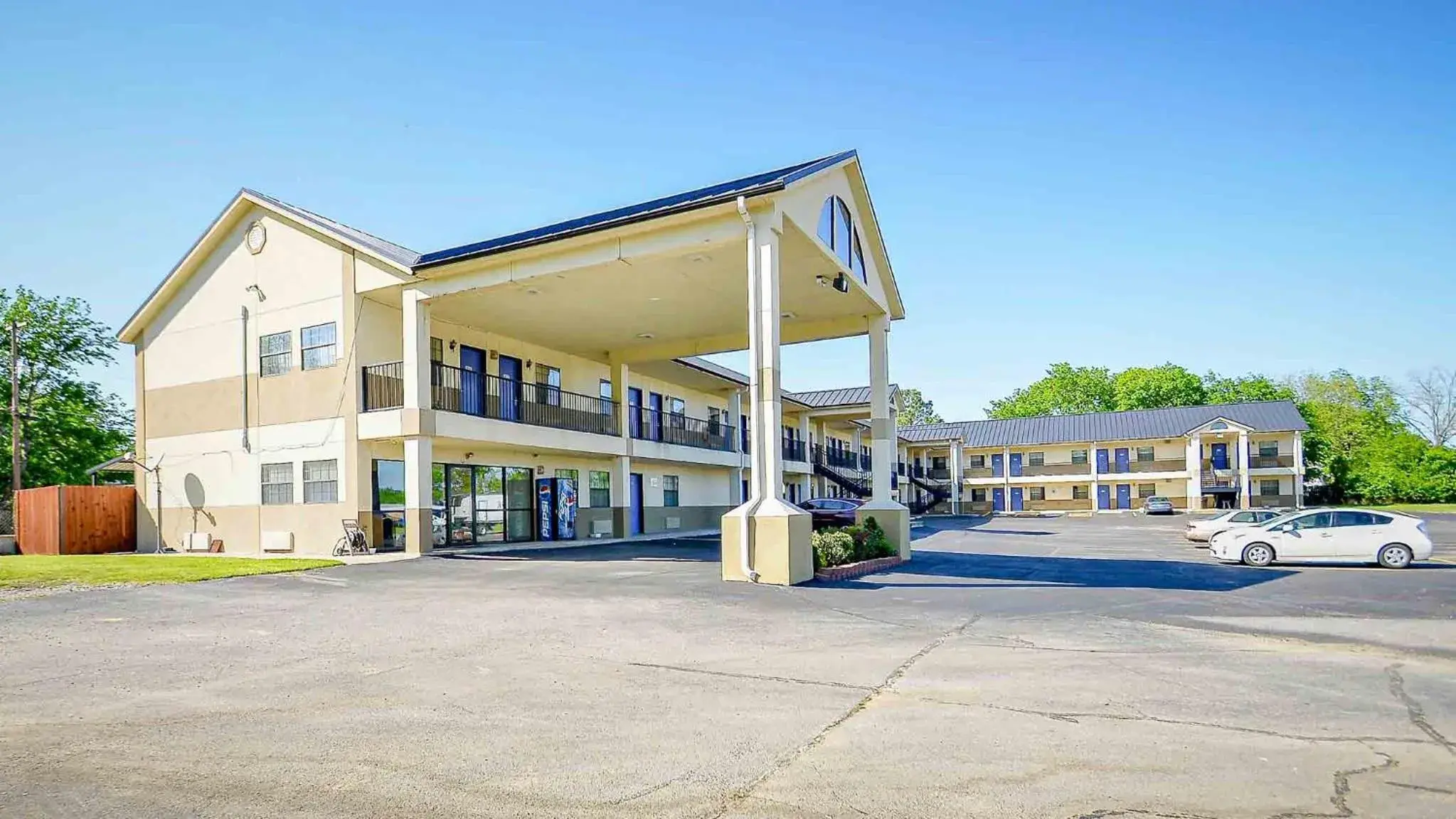 Property building in Motel 6-Atoka, OK Property building in Motel 6-Atoka, OK