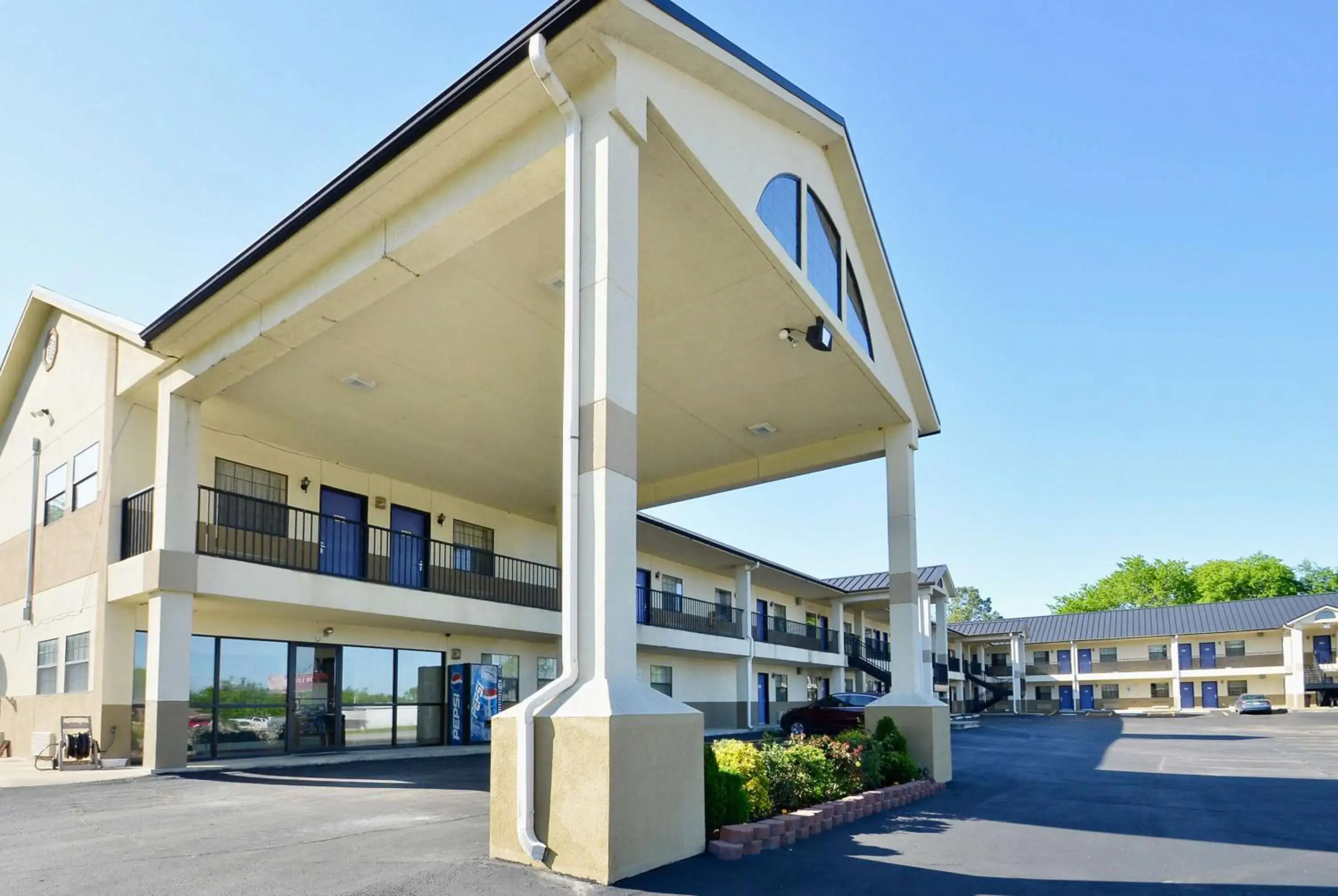 Property building in Motel 6-Atoka, OK Property building in Motel 6-Atoka, OK