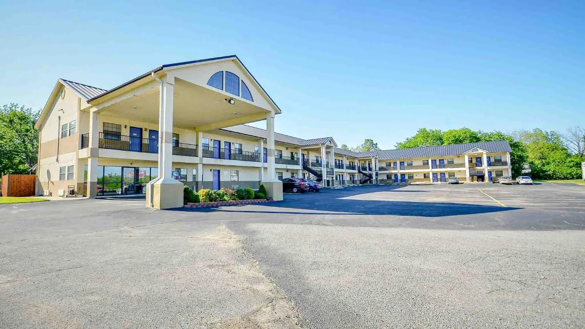 Property building in Motel 6-Atoka, OK Property building in Motel 6-Atoka, OK