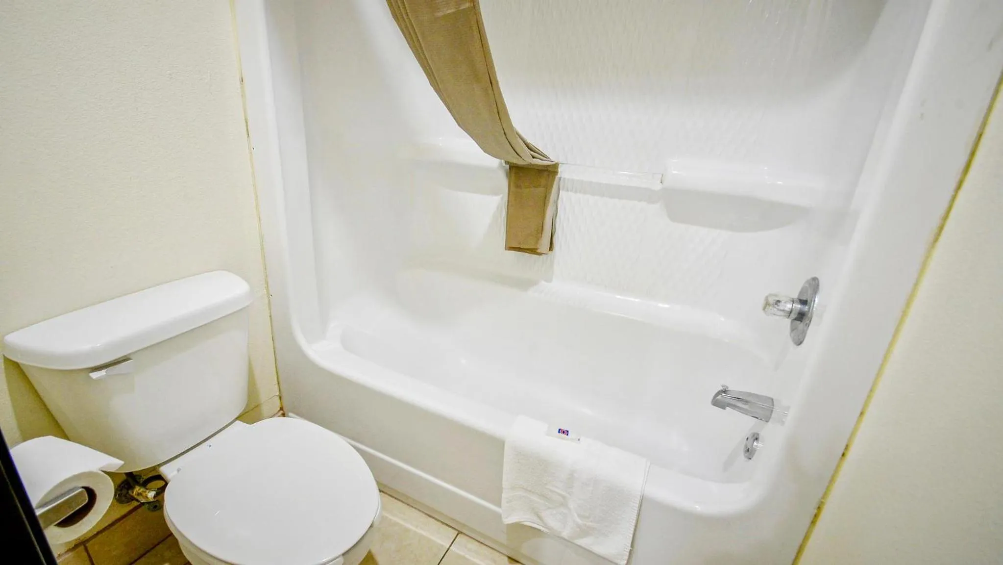 Bathroom in Motel 6-Atoka, OK