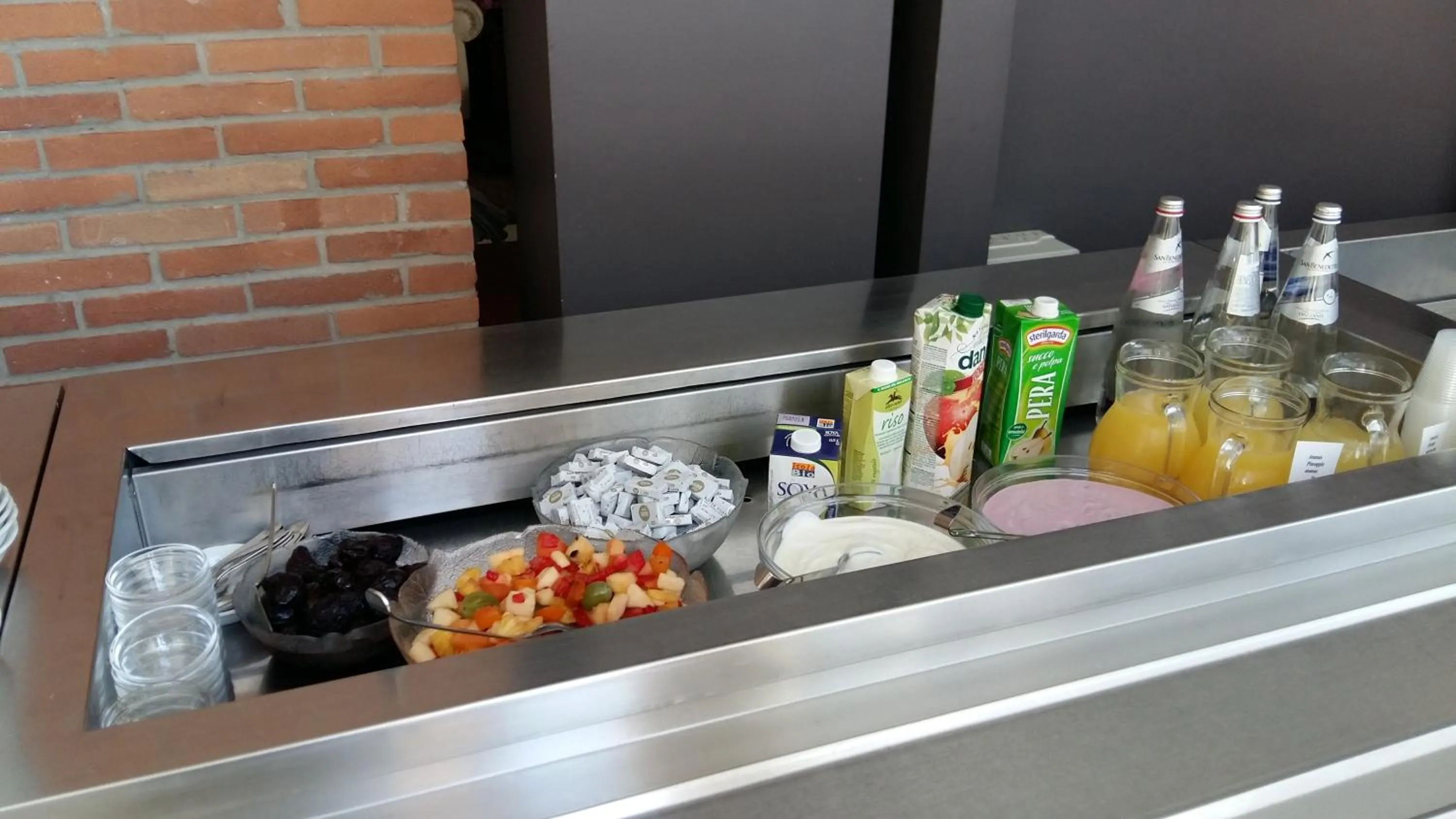 Food and drinks in Hotel Santiago