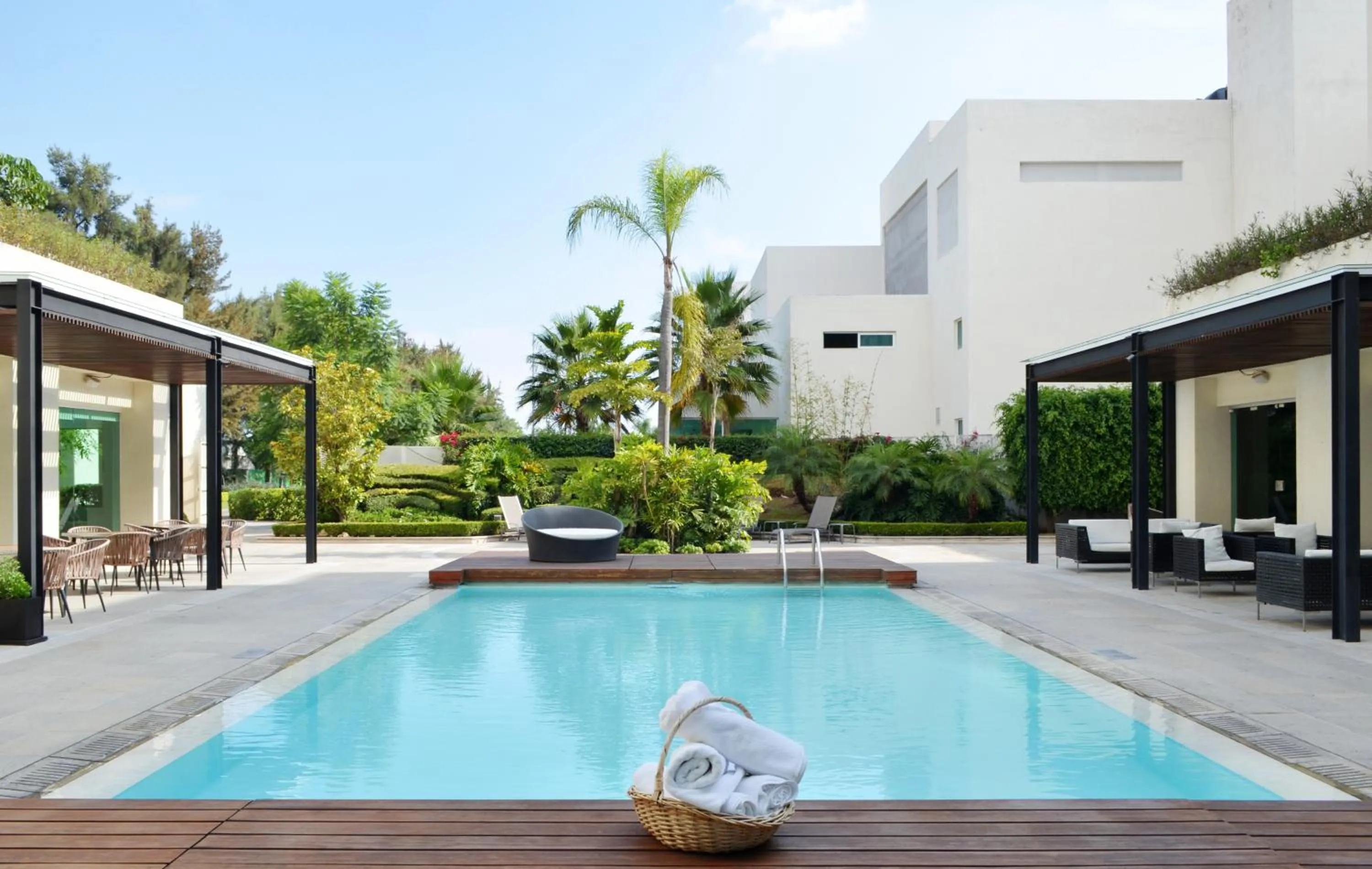 Swimming pool in Radisson Poliforum Plaza Hotel Leon