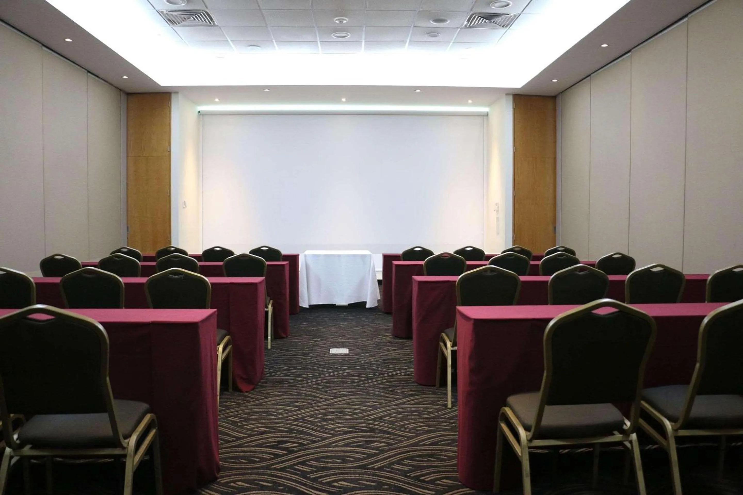 Meeting/conference room in Radisson Poliforum Plaza Hotel Leon