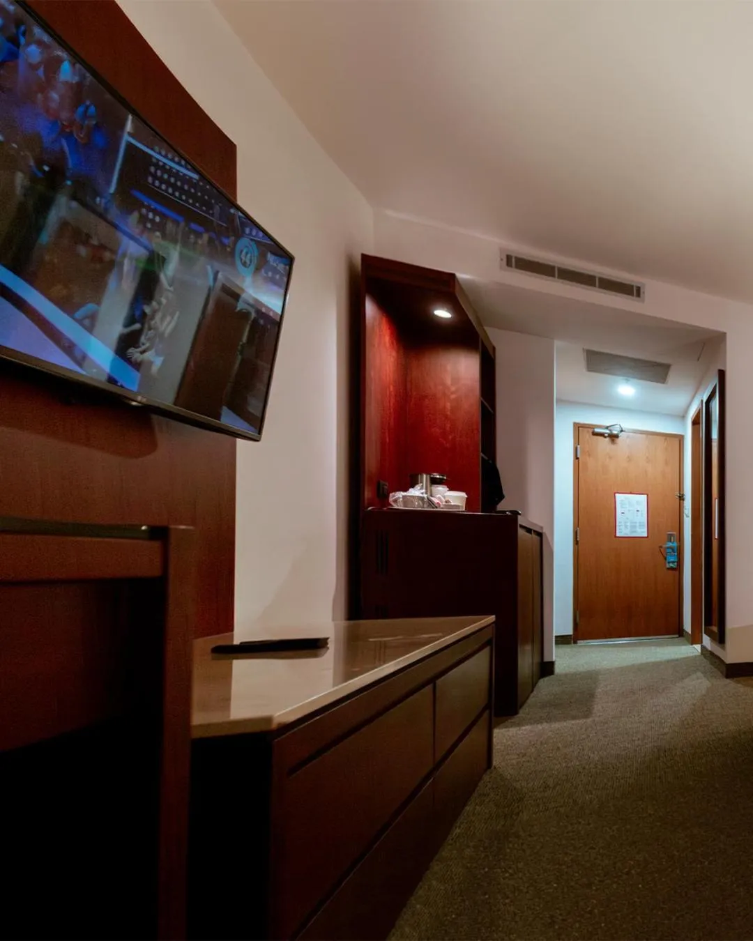 TV and multimedia in Radisson Poliforum Plaza Hotel Leon