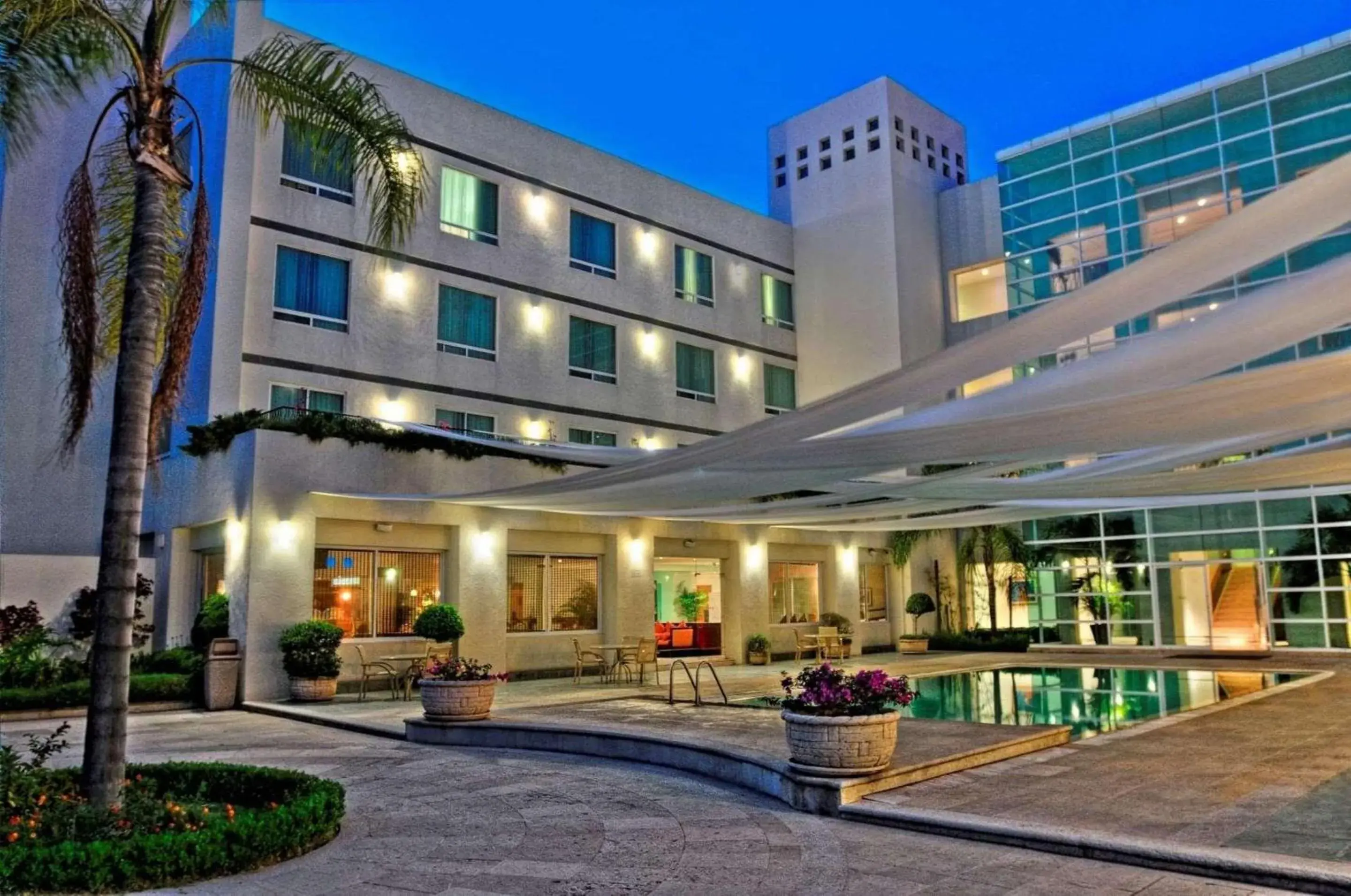 Swimming pool in Radisson Poliforum Plaza Hotel Leon Swimming pool in Radisson Poliforum Plaza Hotel Leon