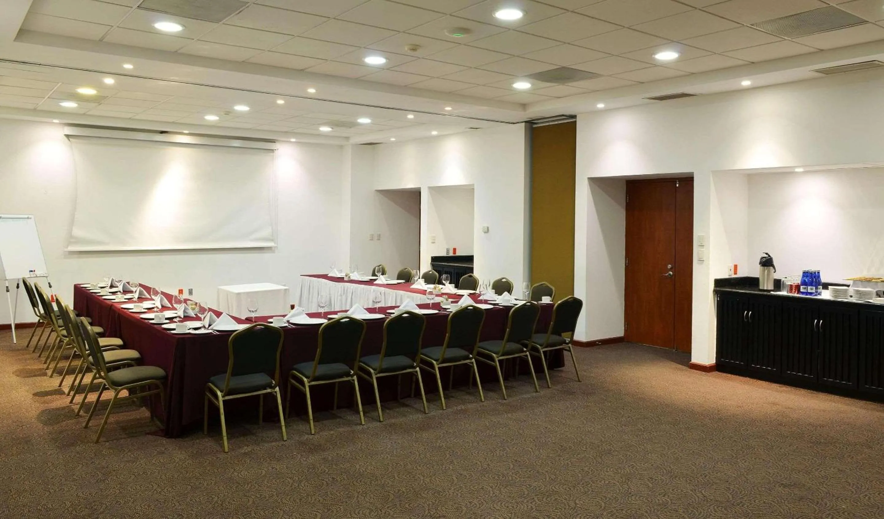 Meeting/conference room in Radisson Poliforum Plaza Hotel Leon