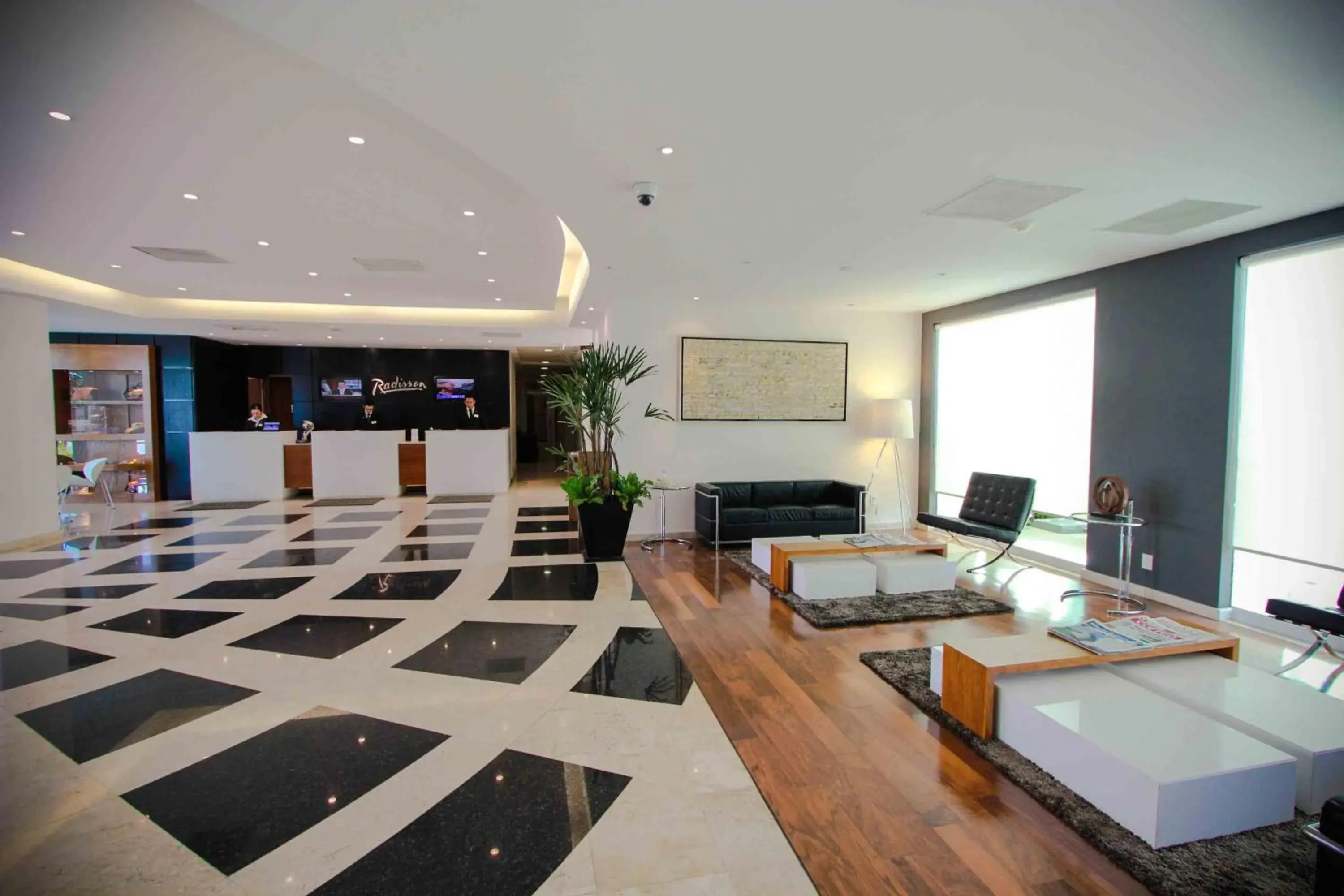 Lobby or reception in Radisson Poliforum Plaza Hotel Leon Lobby or reception in Radisson Poliforum Plaza Hotel Leon