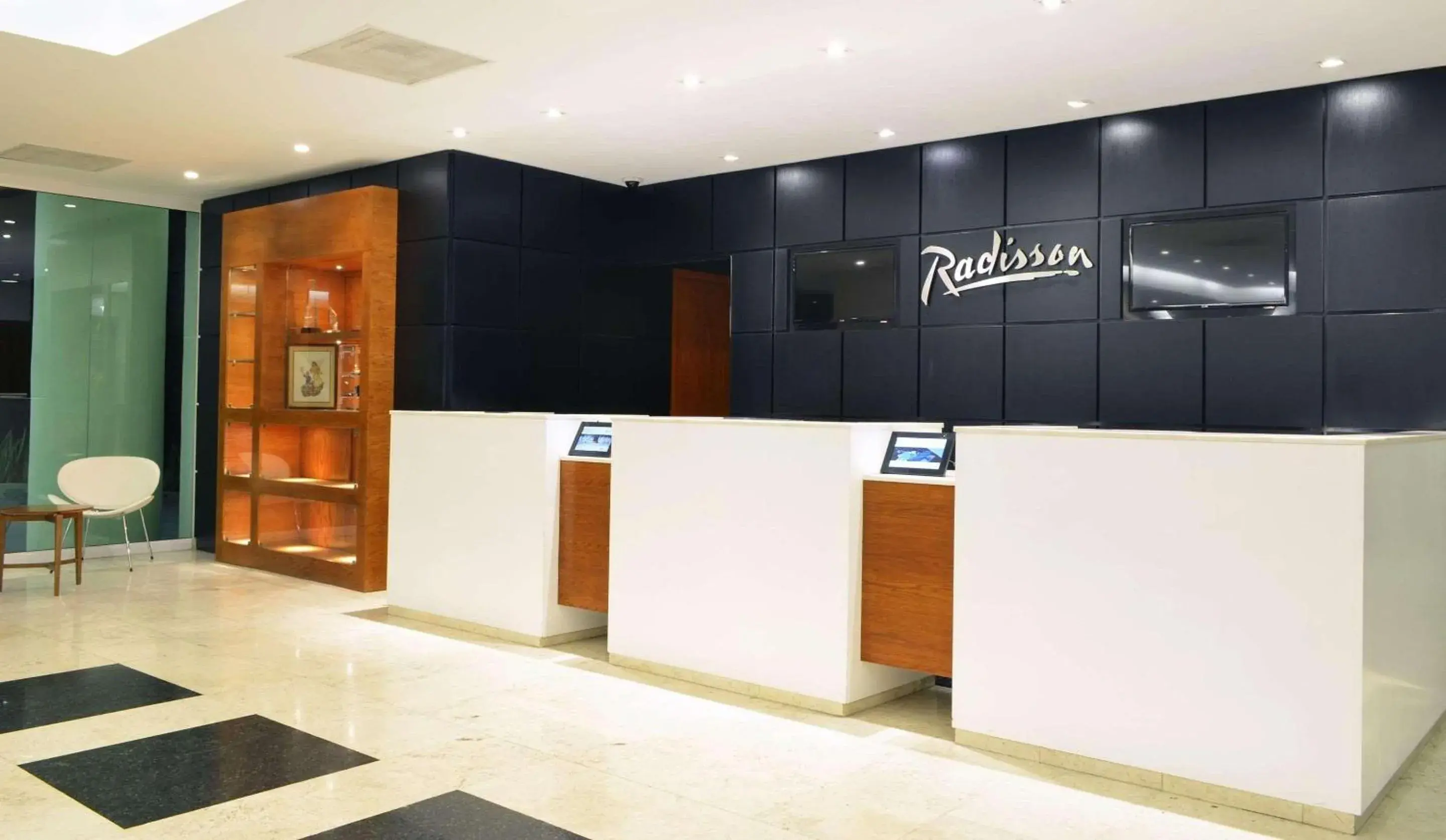 Lobby or reception in Radisson Poliforum Plaza Hotel Leon Lobby or reception in Radisson Poliforum Plaza Hotel Leon