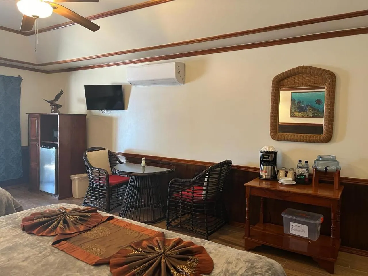 Bed in Captain Morgan's Retreat