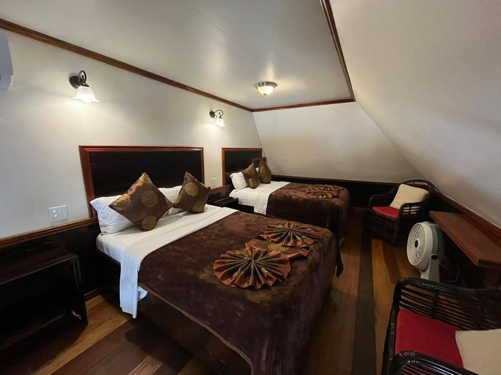 Property building, Bed in Captain Morgan's Retreat