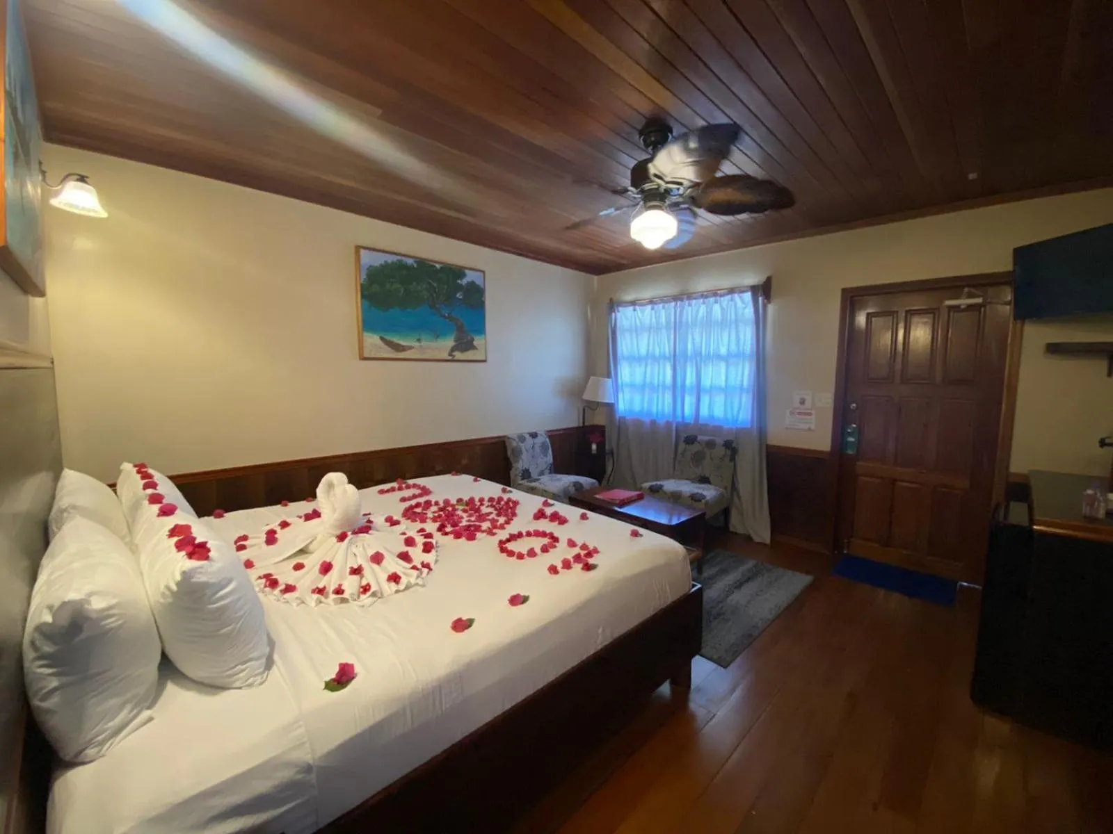 Bed in Captain Morgan's Retreat