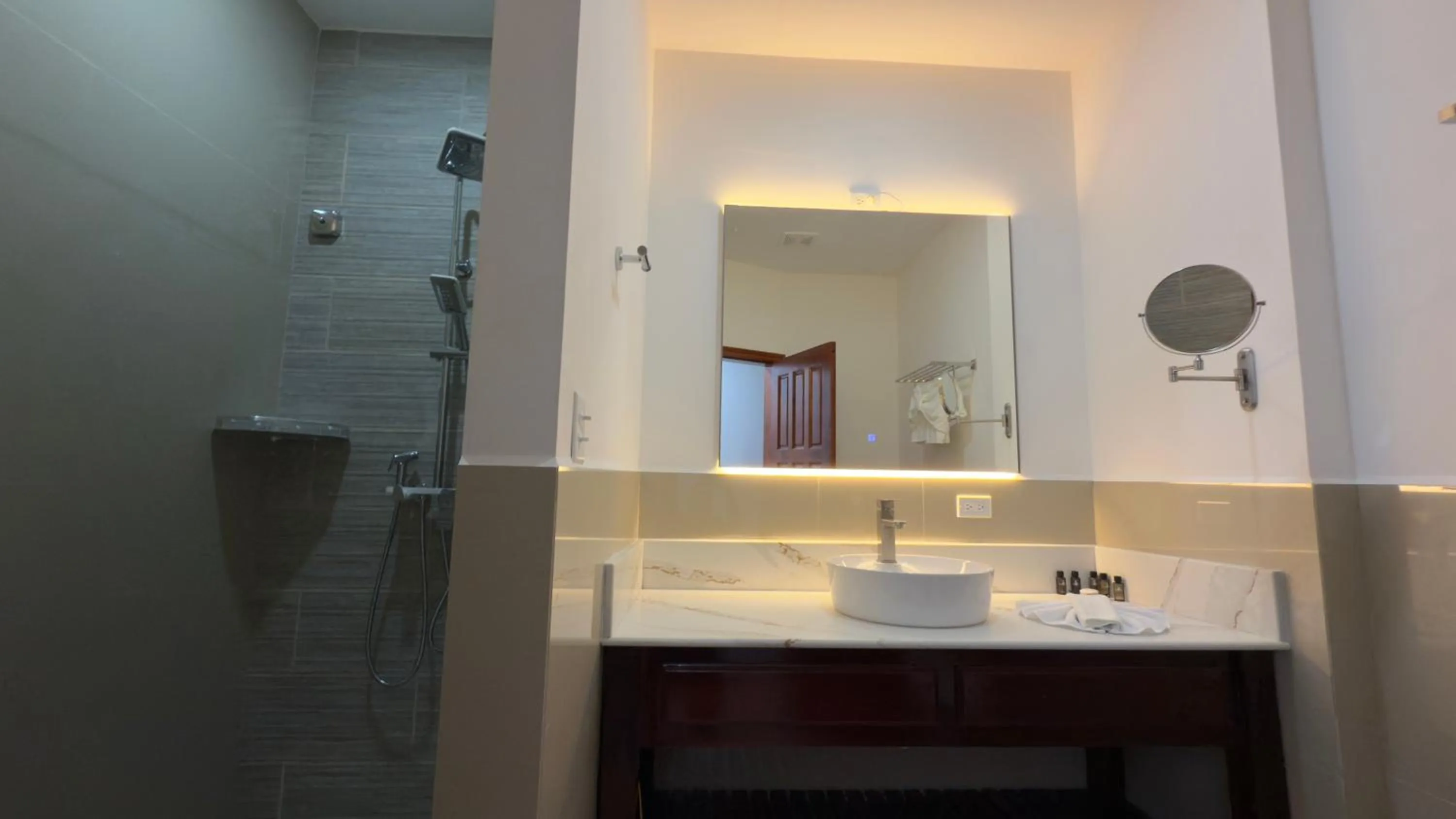 Bathroom in Captain Morgan's Retreat