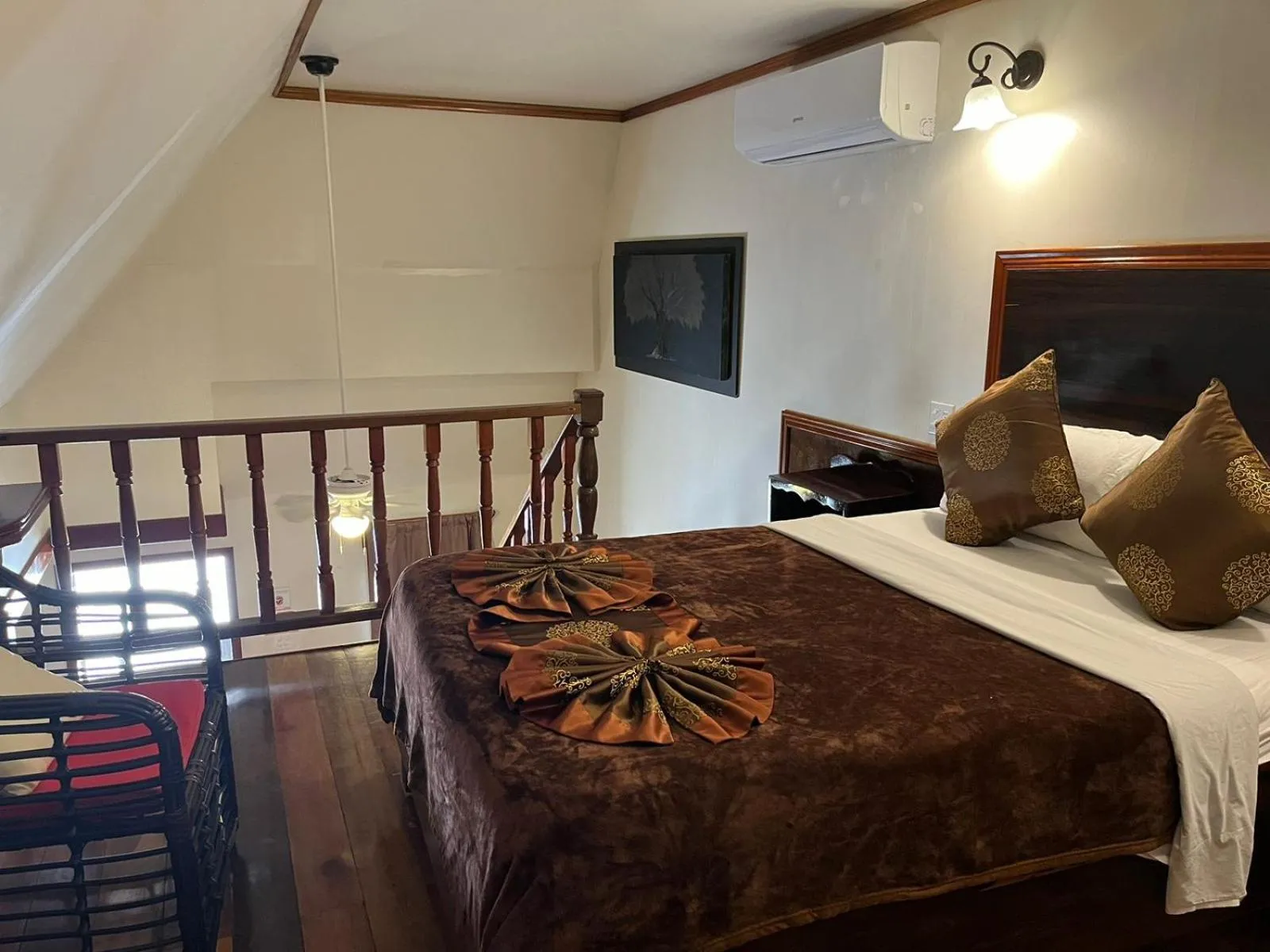 Property building, Bed in Captain Morgan's Retreat