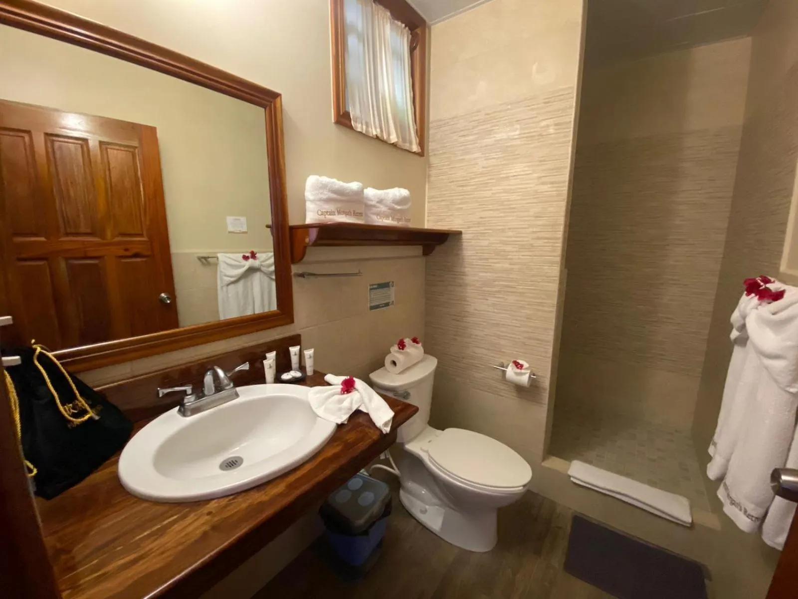 Shower in Captain Morgan's Retreat