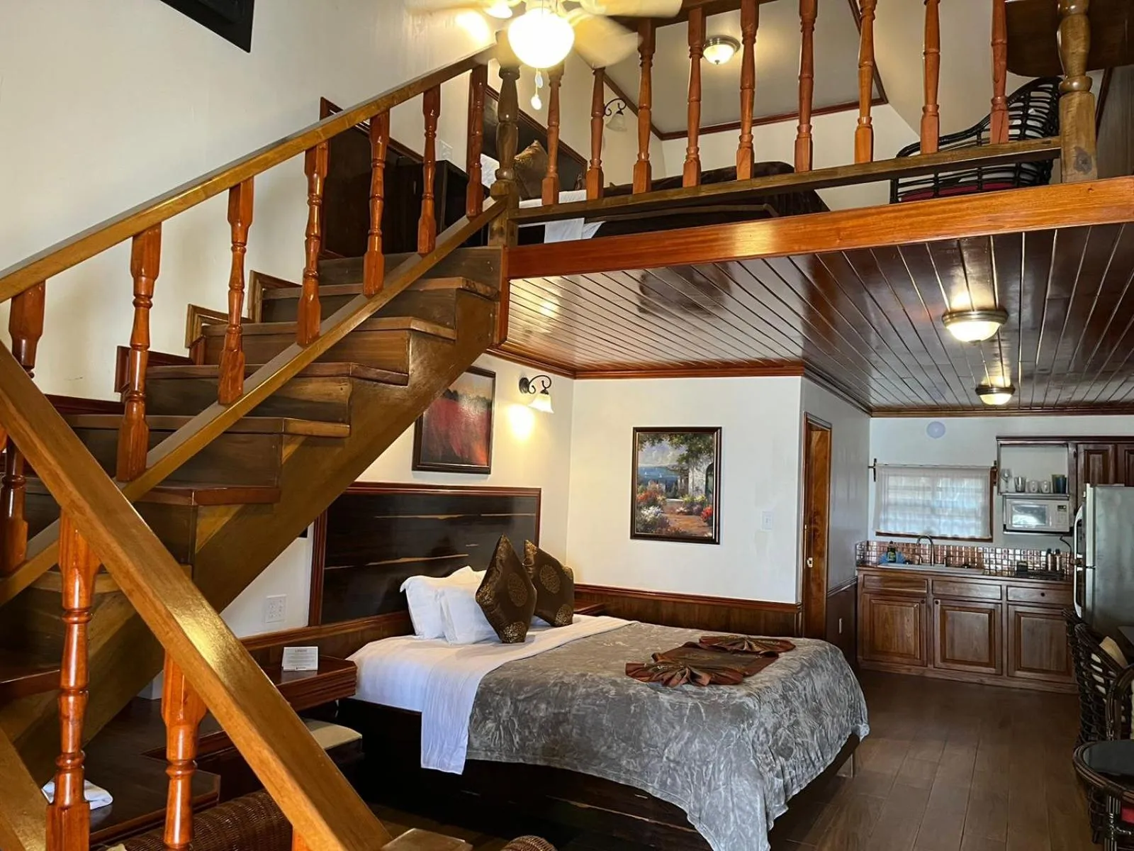 Property building, Bed in Captain Morgan's Retreat