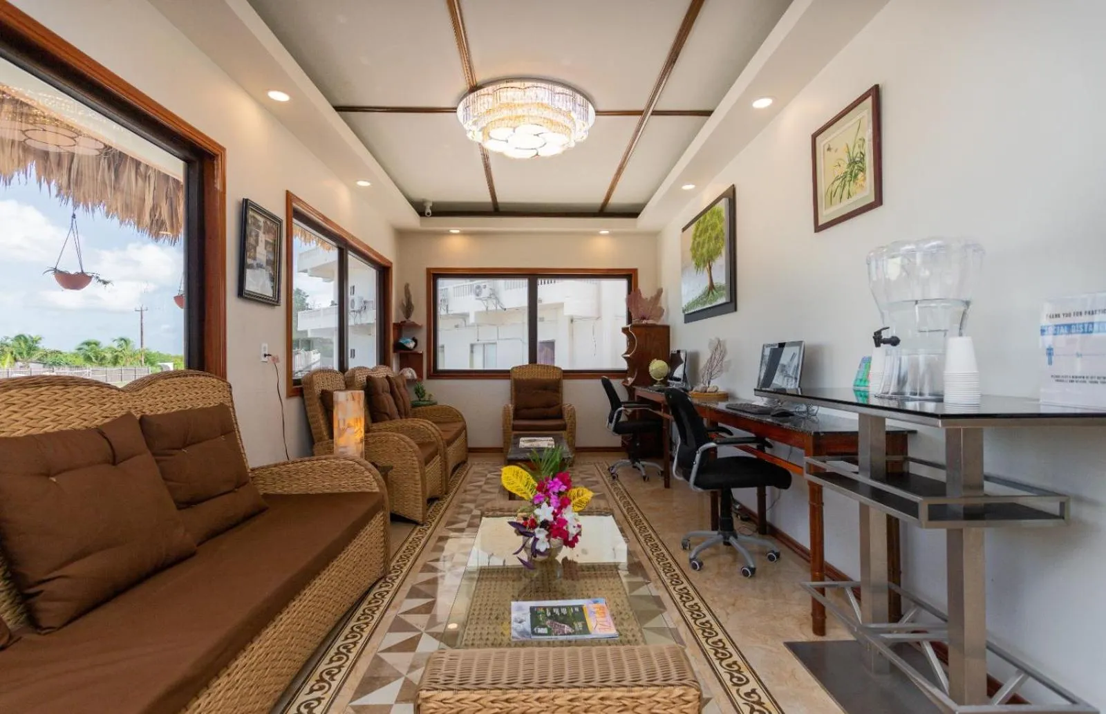 TV and multimedia in Captain Morgan's Retreat