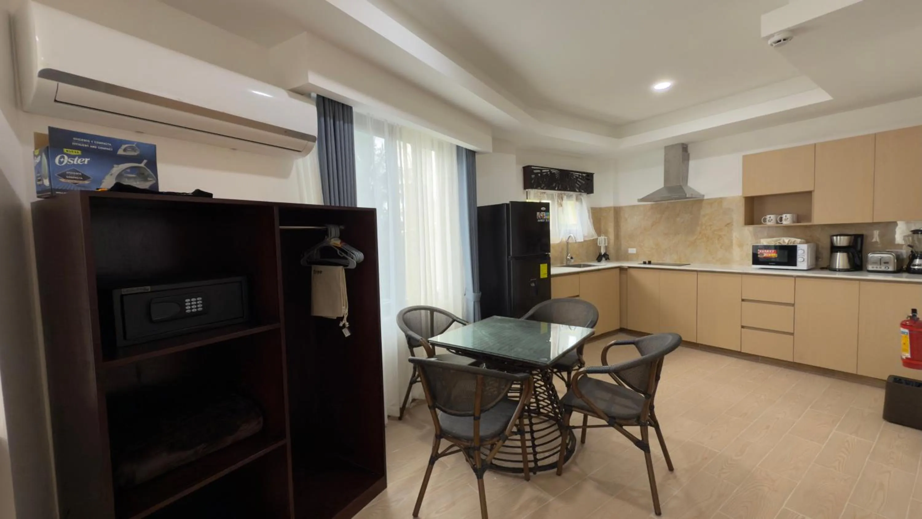 Kitchen or kitchenette in Captain Morgan's Retreat