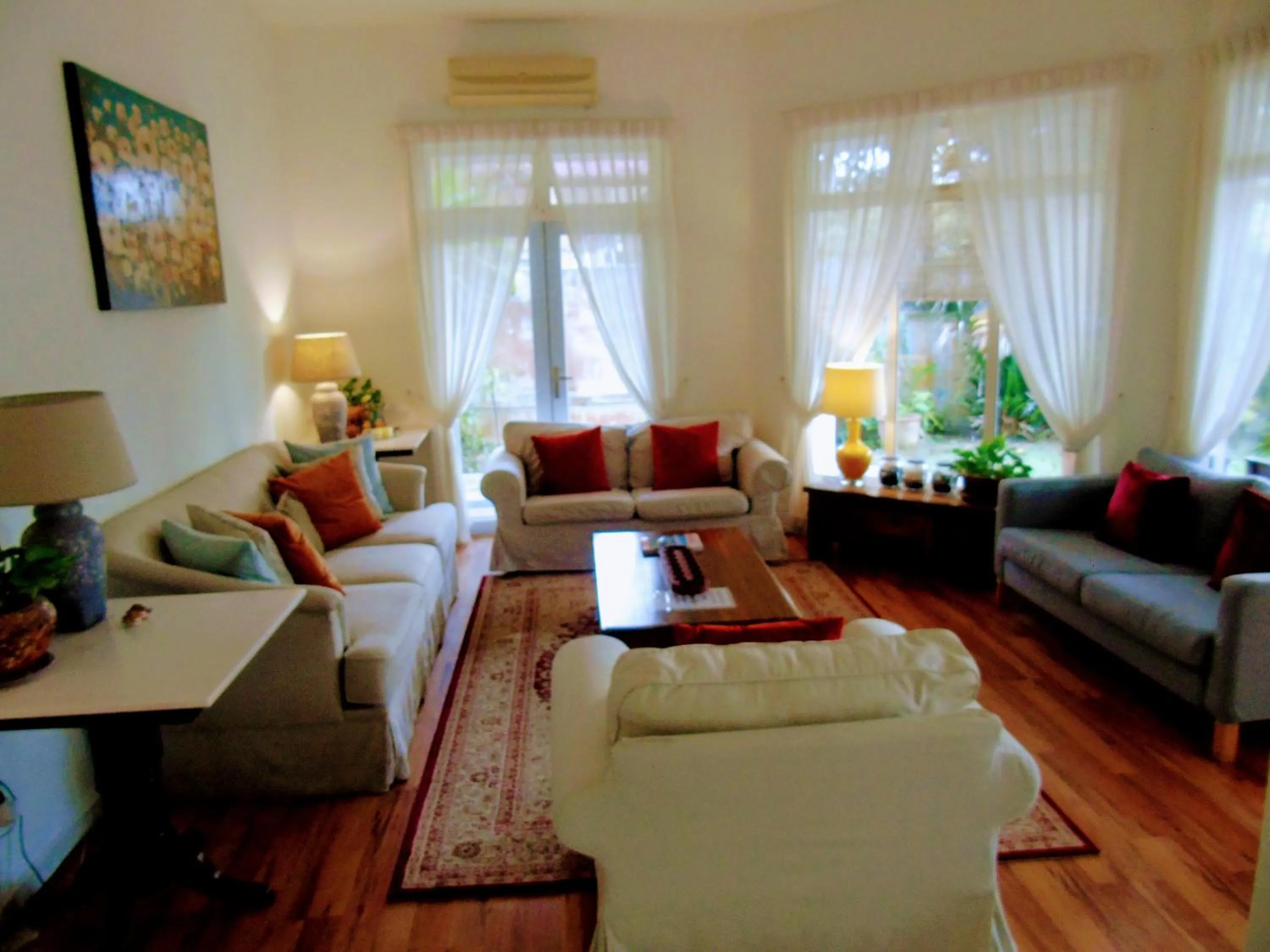 Living room in Rumah Putih B&B near KLIA