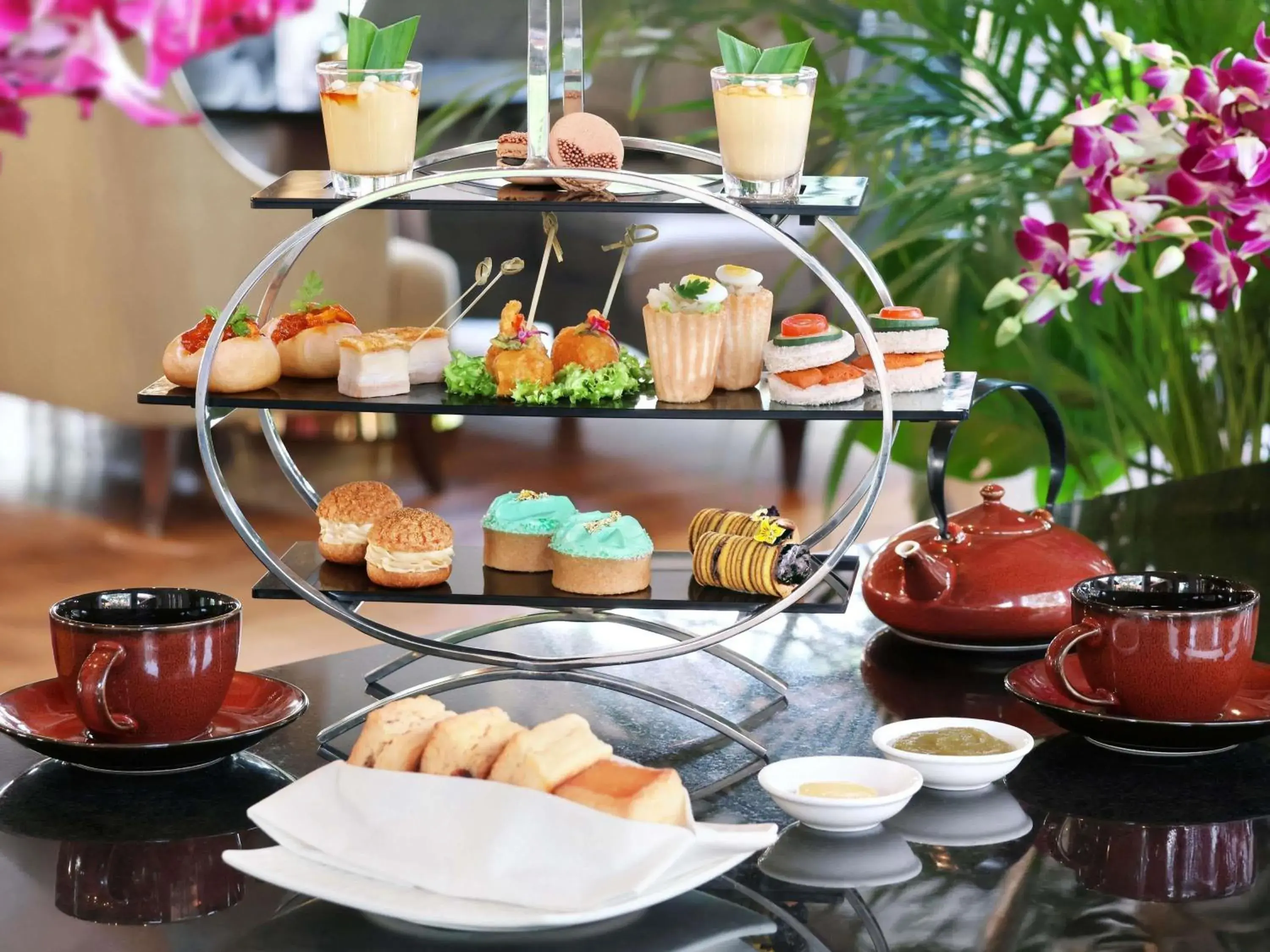 Restaurant/places to eat in Sofitel Singapore Sentosa Resort & Spa Restaurant/places to eat in Sofitel Singapore Sentosa Resort & Spa