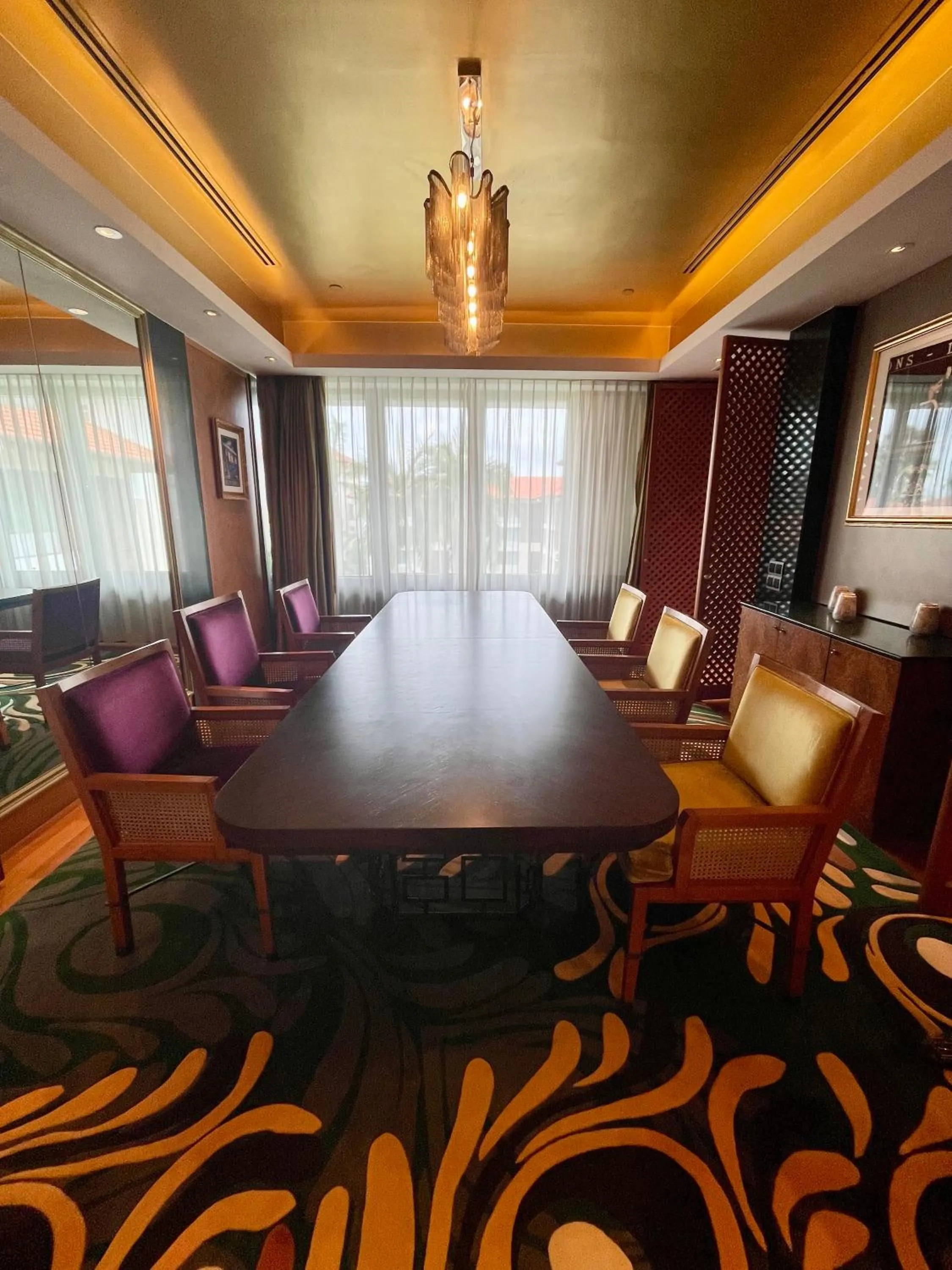 Dining area in Sofitel Singapore Sentosa