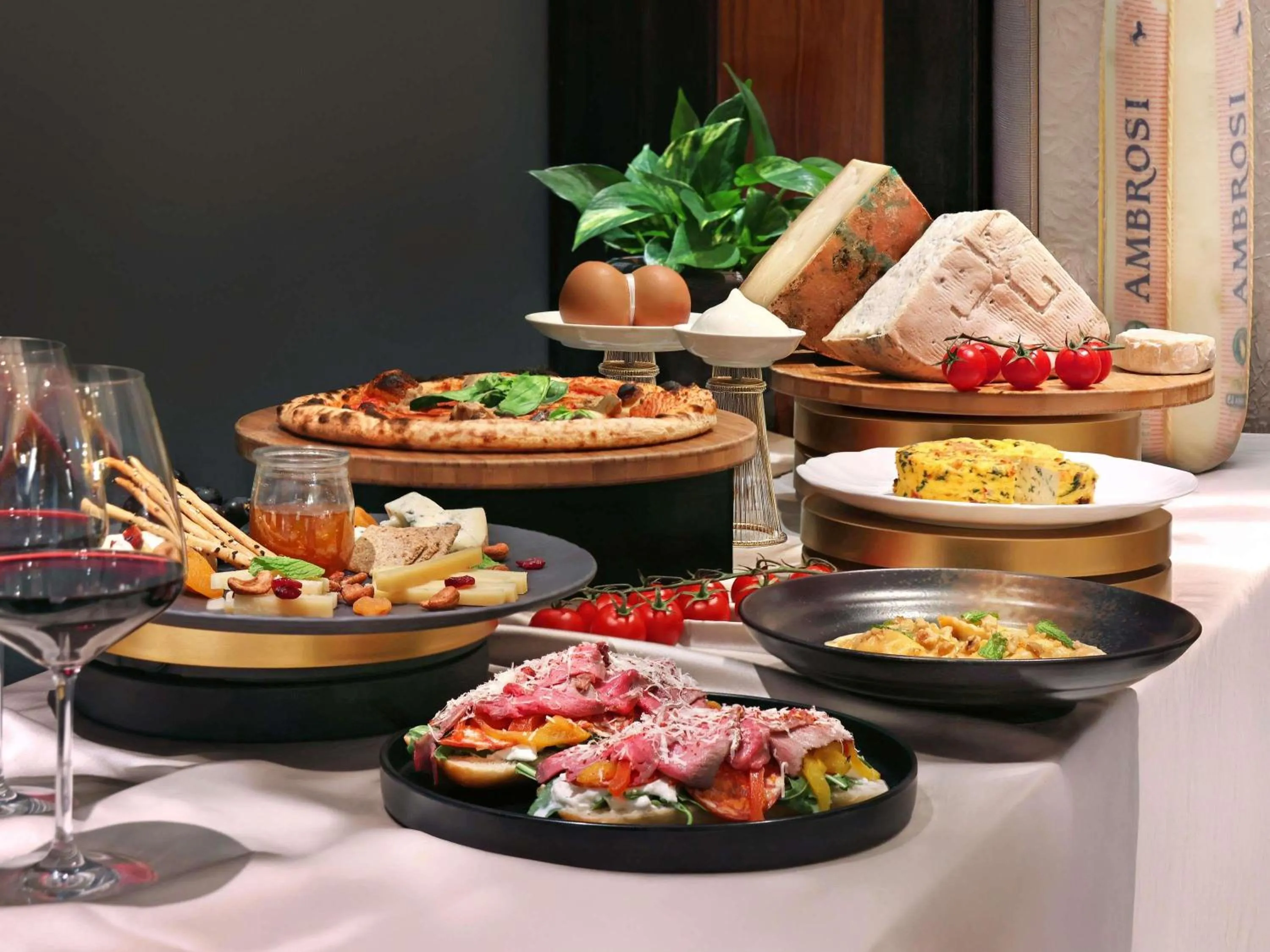 Restaurant/places to eat in Sofitel Singapore Sentosa