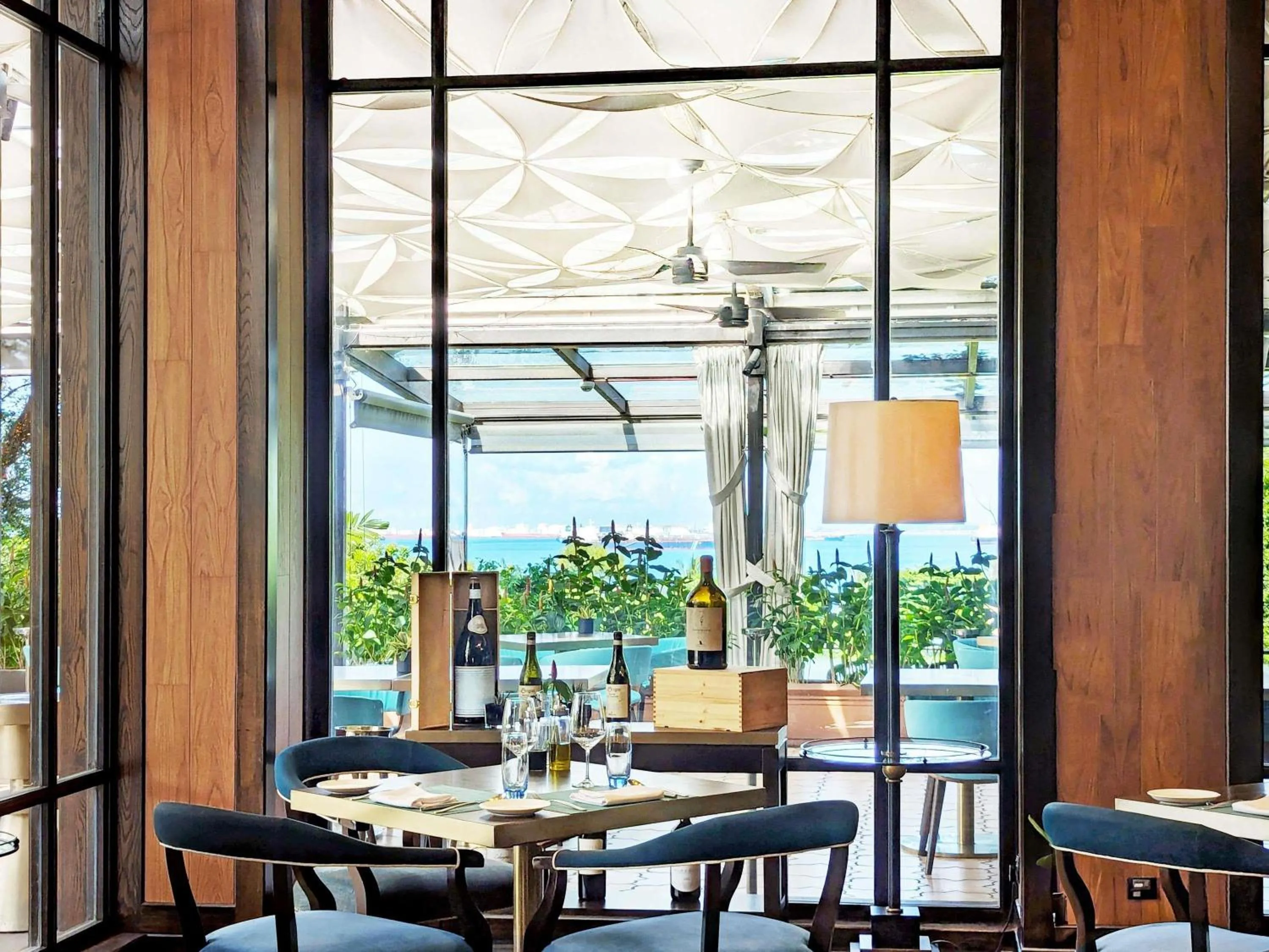 Restaurant/places to eat in Sofitel Singapore Sentosa