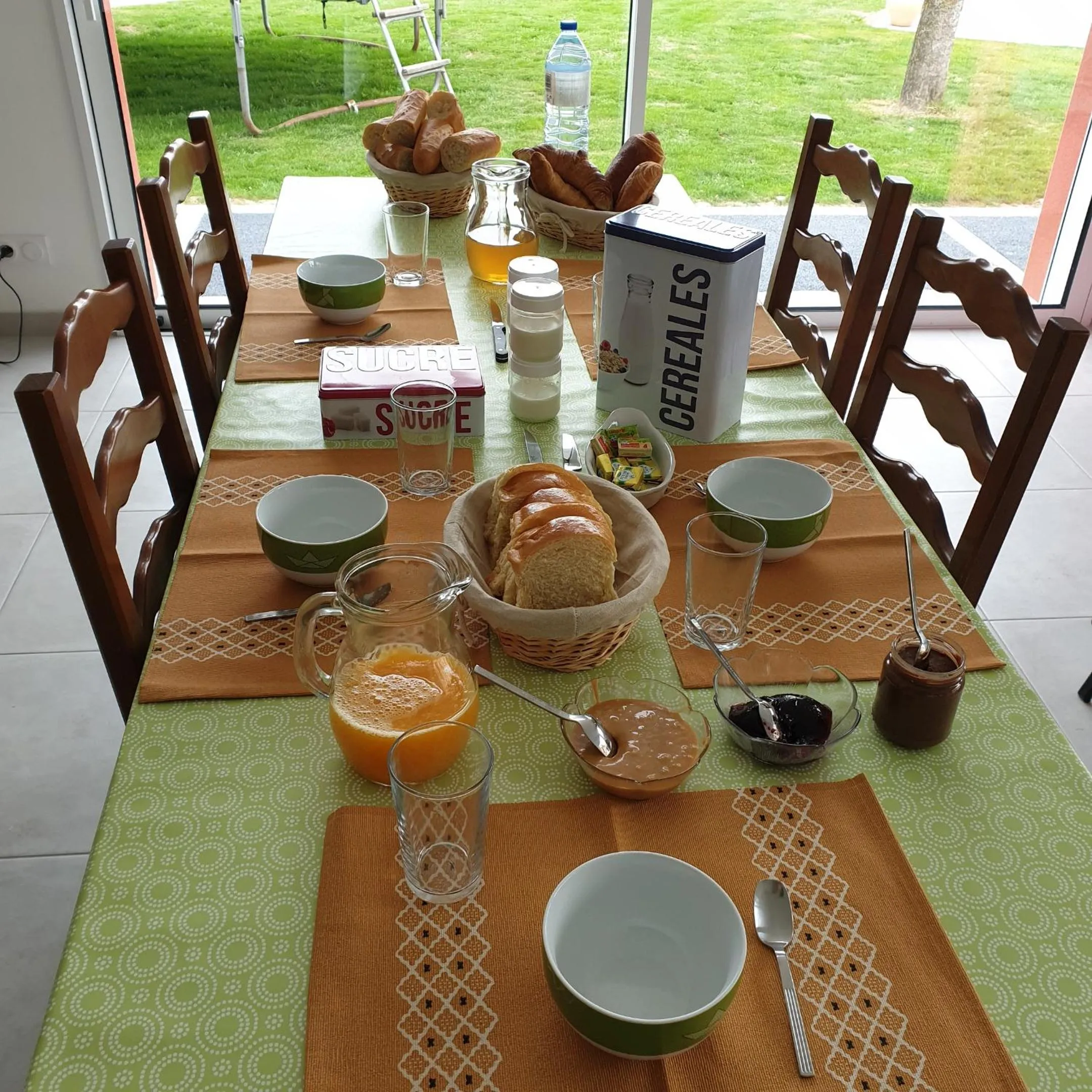 Breakfast in Chez les J-FOLAIS - 3 kms Puy duFou - Les Epesses