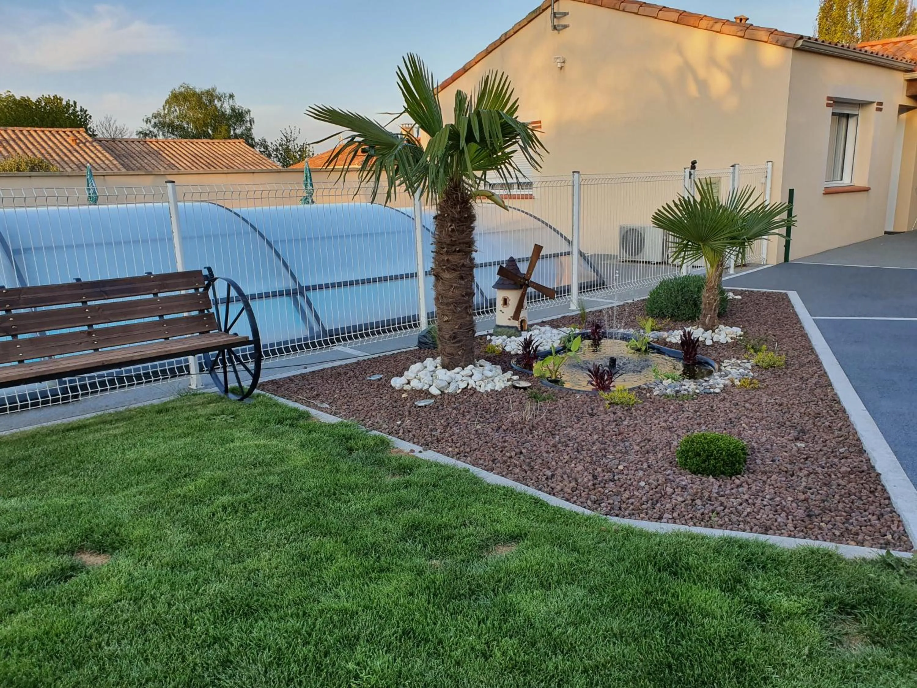 Garden in Chez les J-FOLAIS - 3 kms Puy duFou - Les Epesses